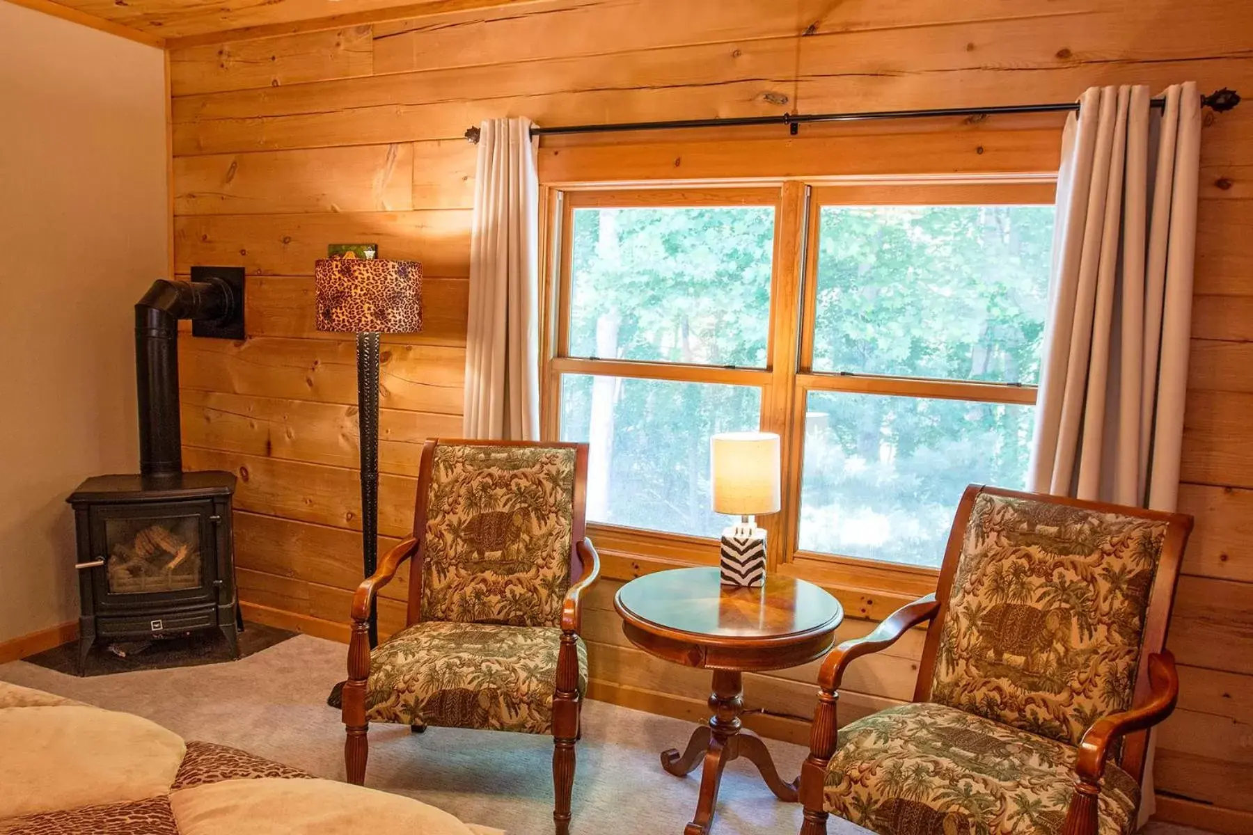 Seating Area in Lazy Bear Lodge