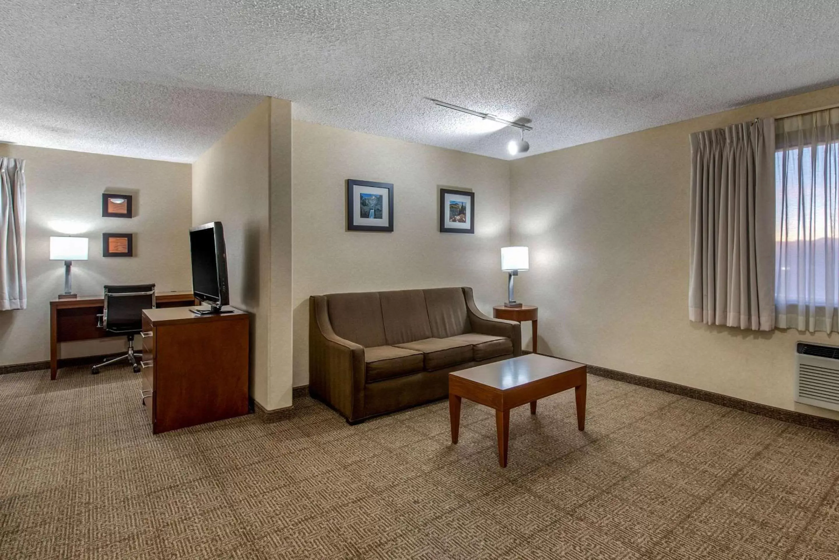 Photo of the whole room, Seating Area in Comfort Inn Denver Southeast