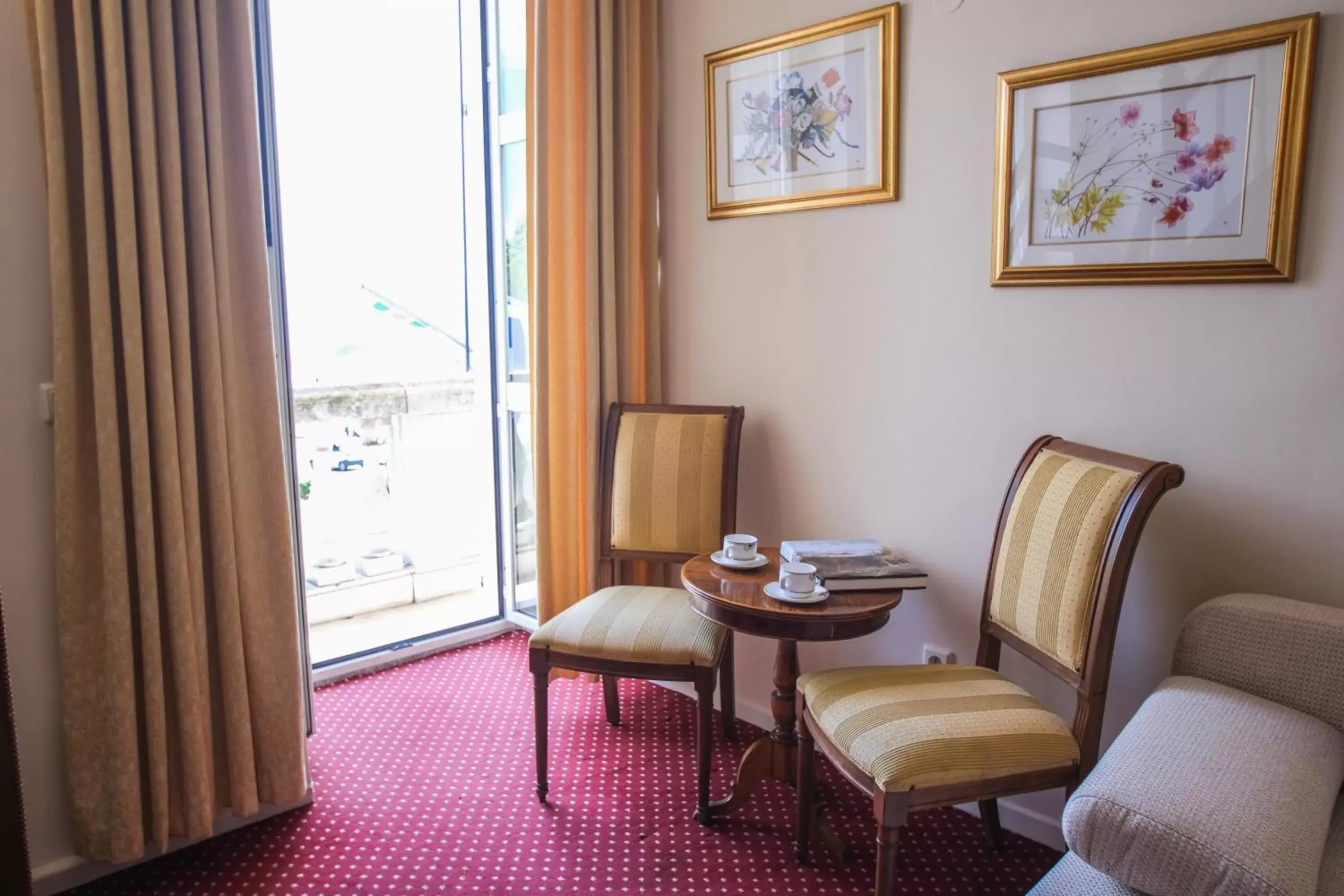 Living room, Seating Area in Cavalieri Hotel