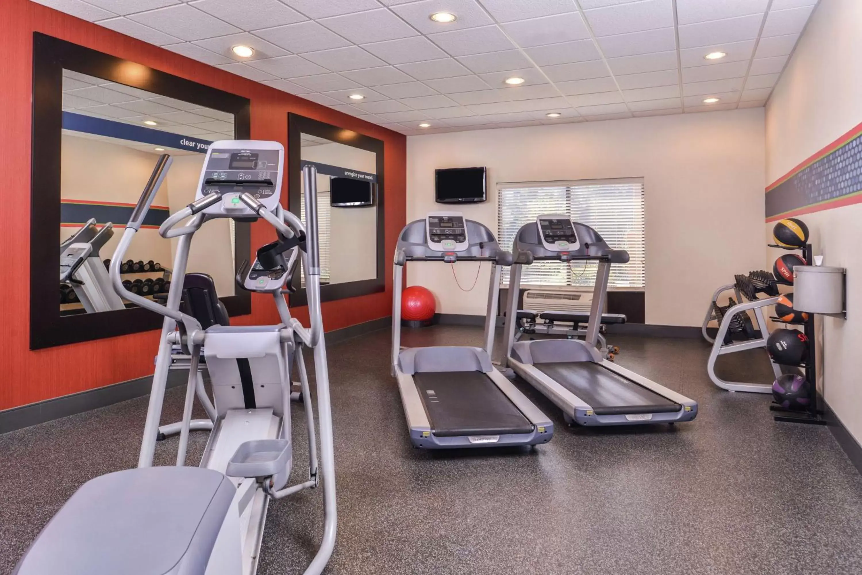Fitness centre/facilities in Hampton Inn Jackson-College Avenue Fitness centre/facilities in Hampton Inn Jackson-College Avenue