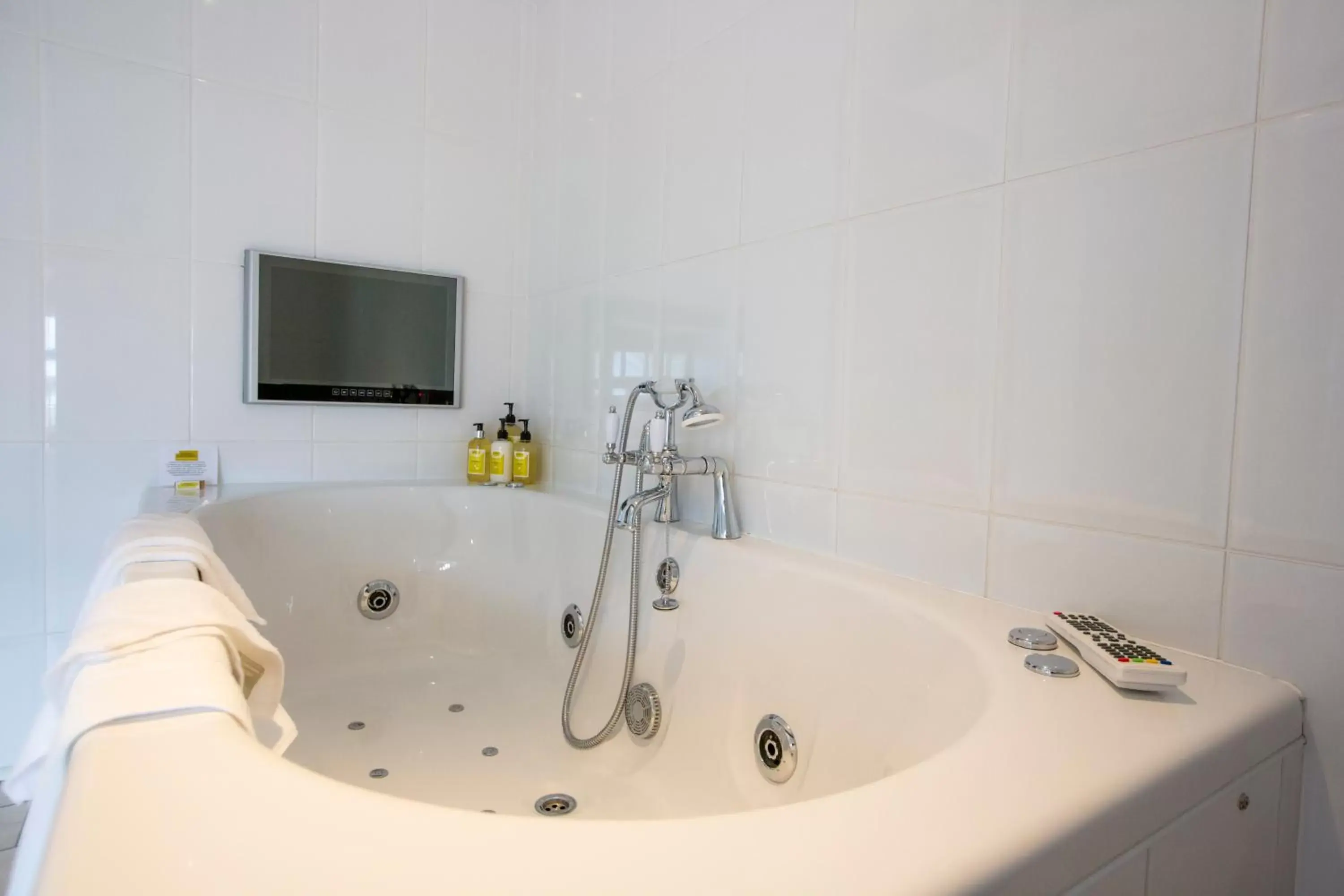 Bathroom in South Causey Inn