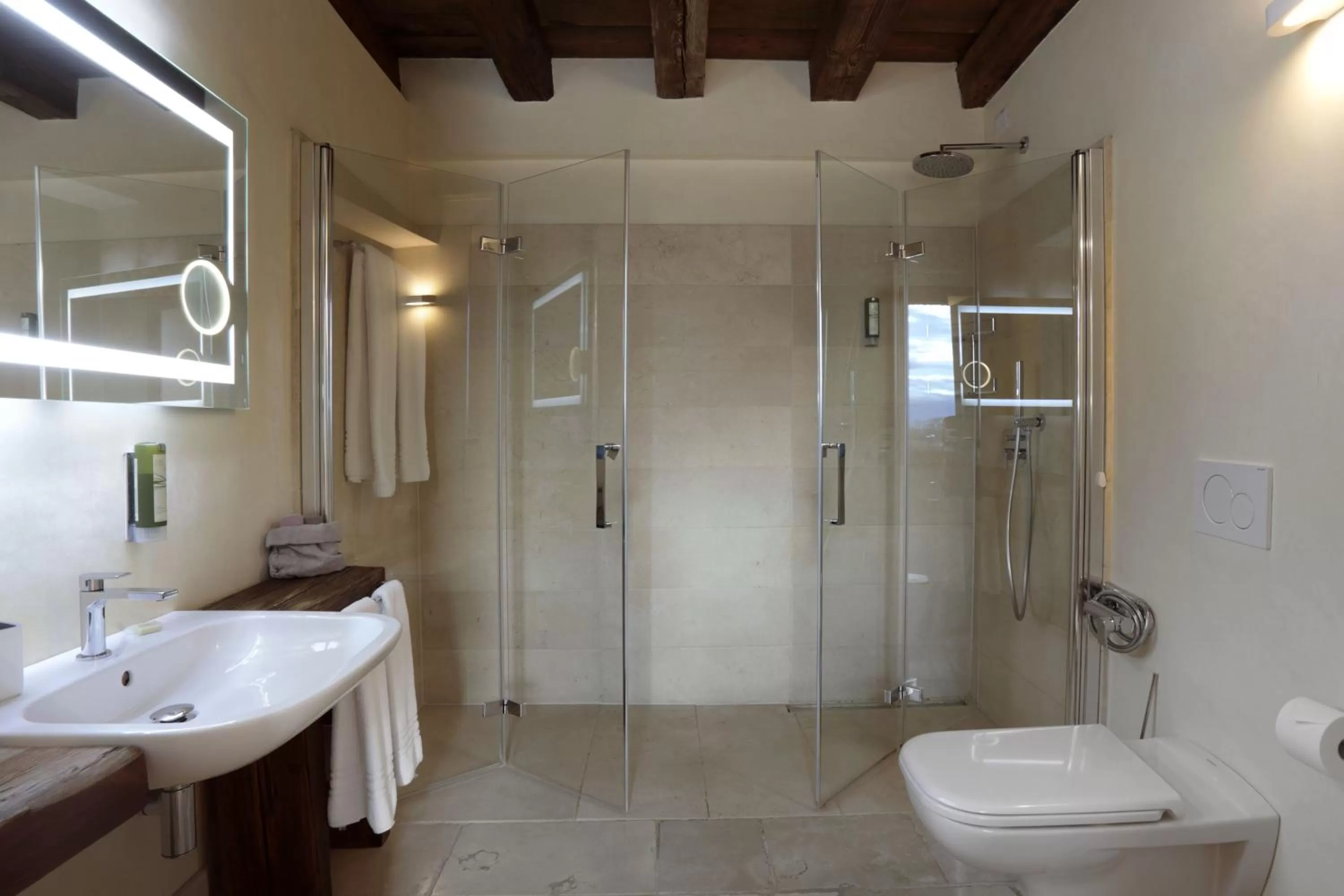 Shower in Hotel Antica Abbazia