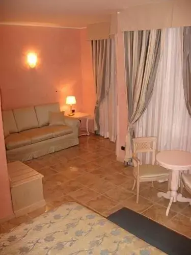 Living room, Seating Area in Da O Vittorio