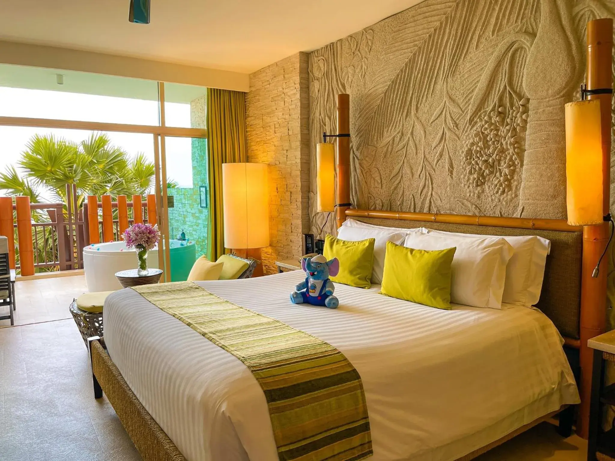 Balcony/Terrace, Bed in Centara Grand Mirage Beach Resort Pattaya - SHA Extra Plus