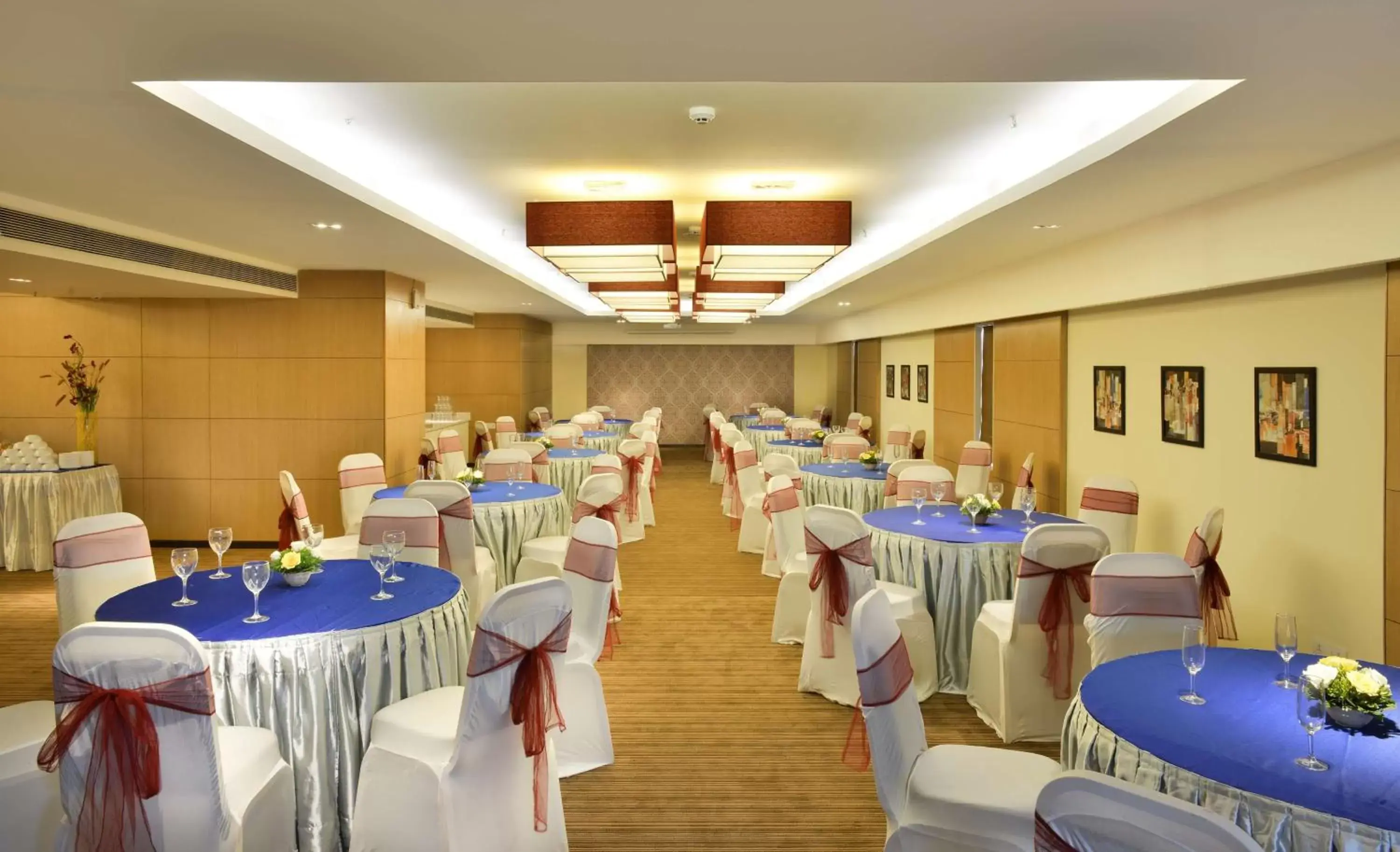 Meeting/conference room, Banquet Facilities in Hampton by Hilton Vadodara-Alkapuri