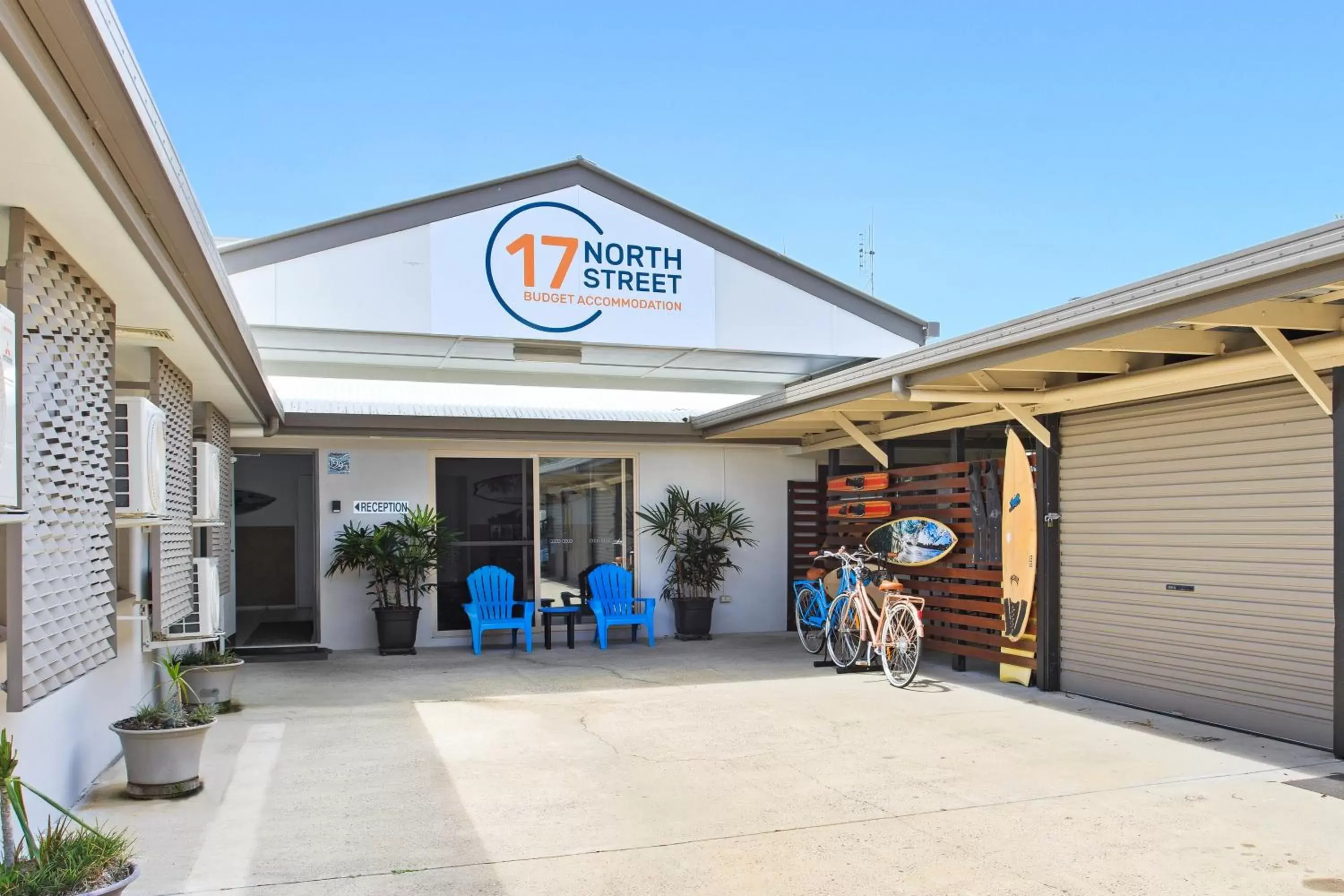 Facade/entrance in 17 North Street Budget Accommodation Facade/entrance in 17 North Street Budget Accommodation