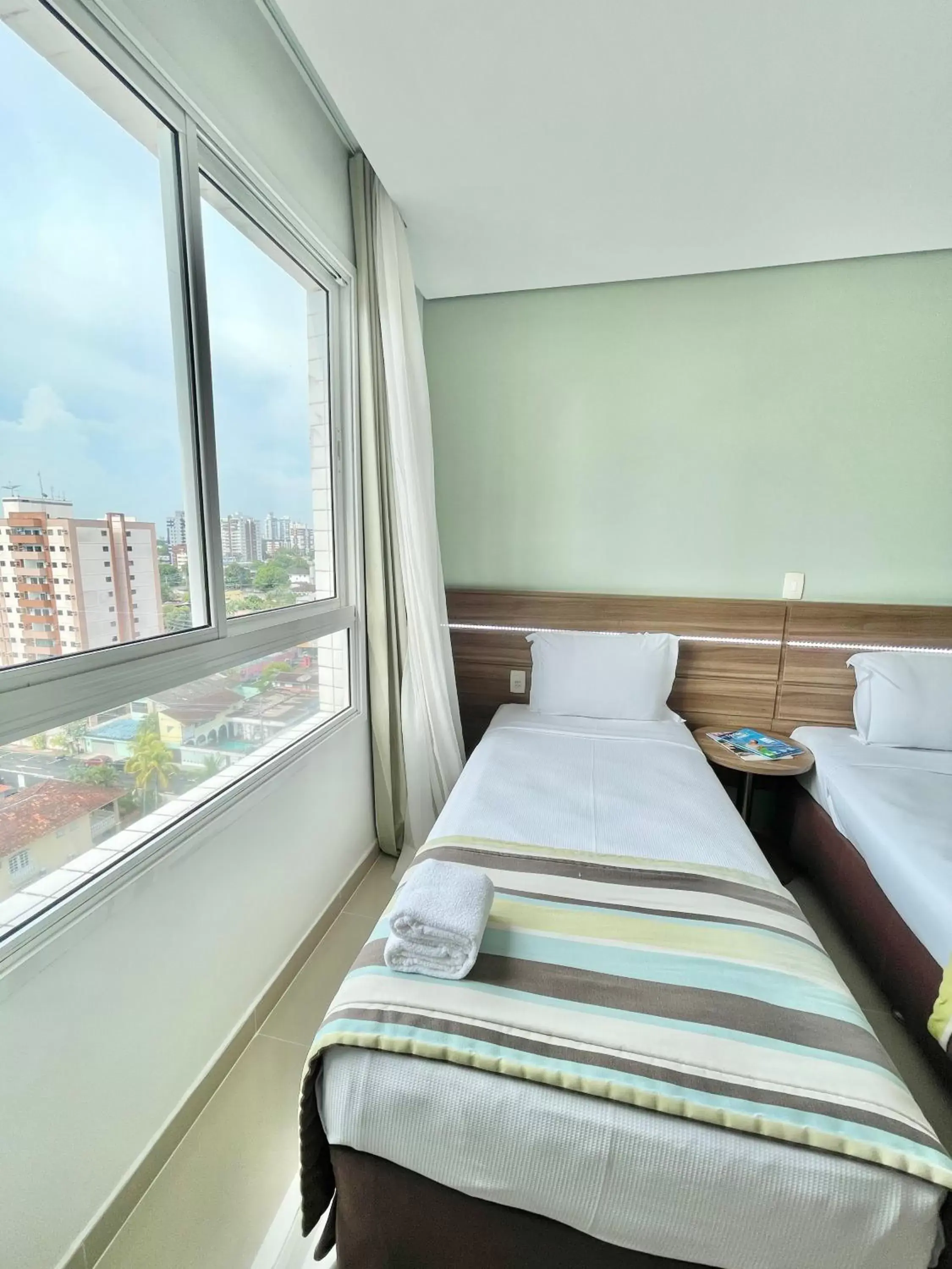 Bedroom, Bed in Express Vieiralves