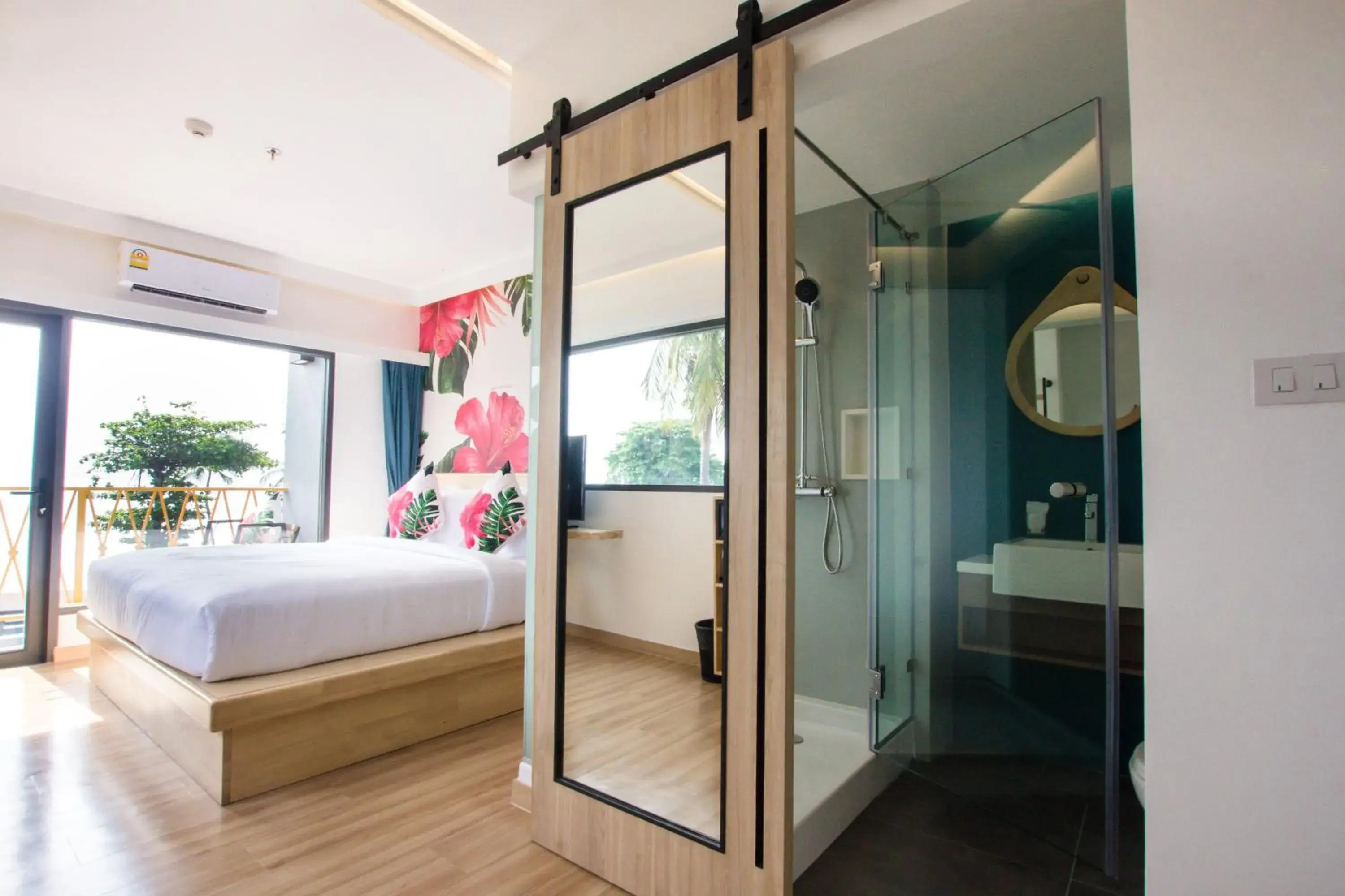 Shower, Bed in Lub d Koh Samui Chaweng Beach - SHA Extra Plus