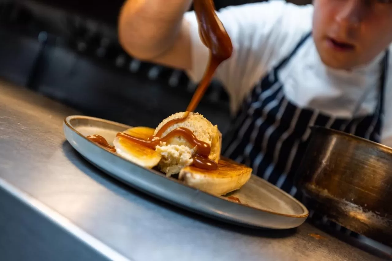 Dining area, Food in The Kingswood
