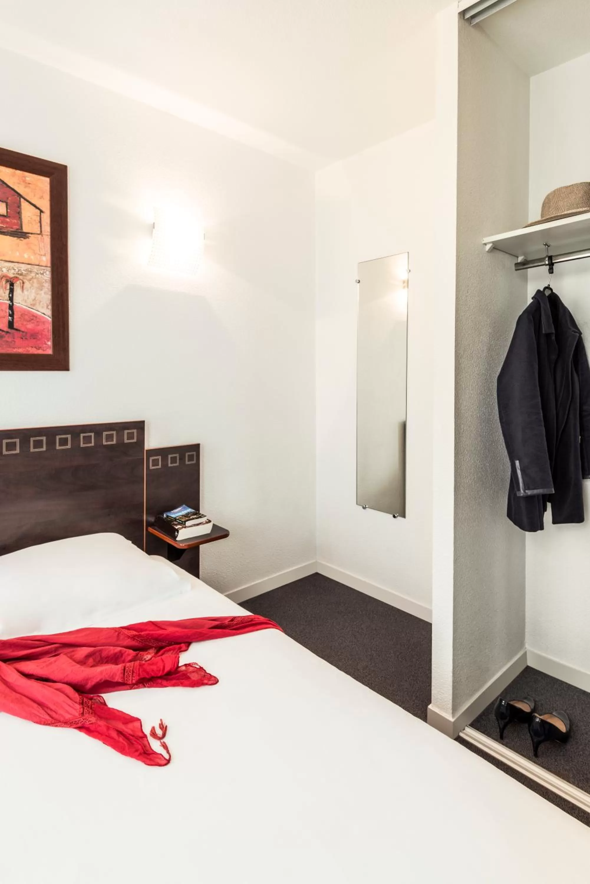 Bedroom, Bed in Aparthotel Adagio Access Toulouse Jolimont