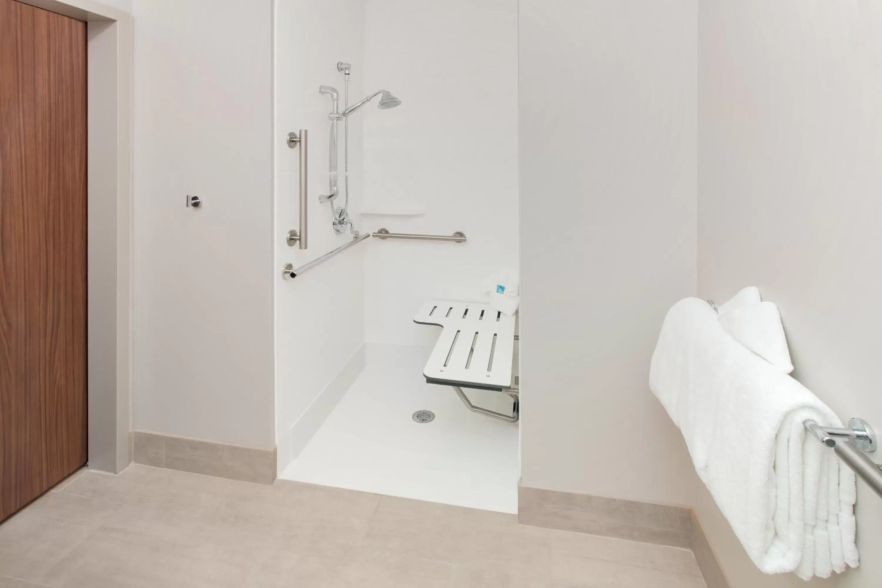 Bathroom in Holiday Inn Express & Suites - Sterling Heights-Detroit Area by IHG Bathroom in Holiday Inn Express & Suites - Sterling Heights-Detroit Area by IHG