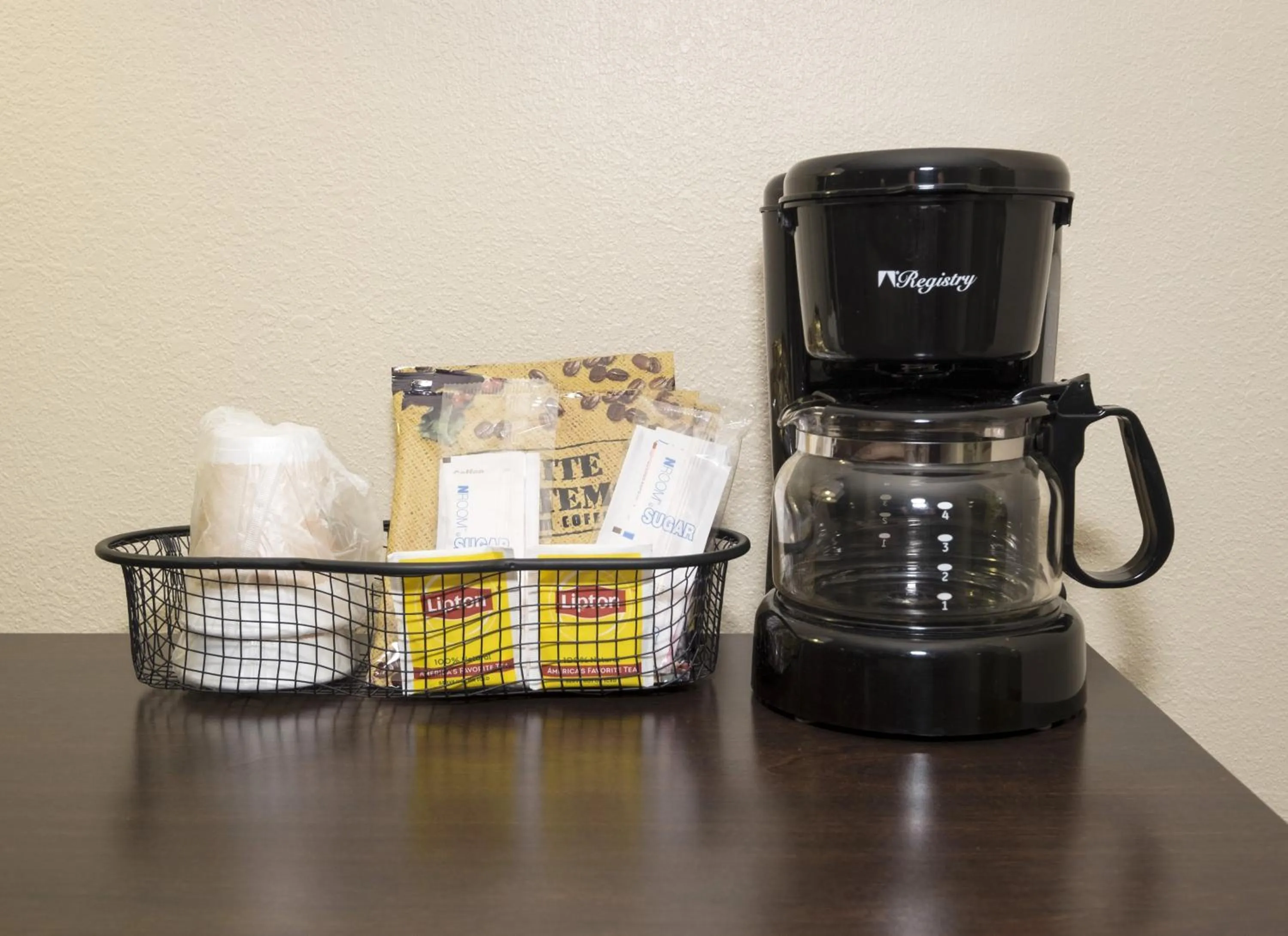 Photo of the whole room in Red Roof Inn Columbus Northeast Westerville