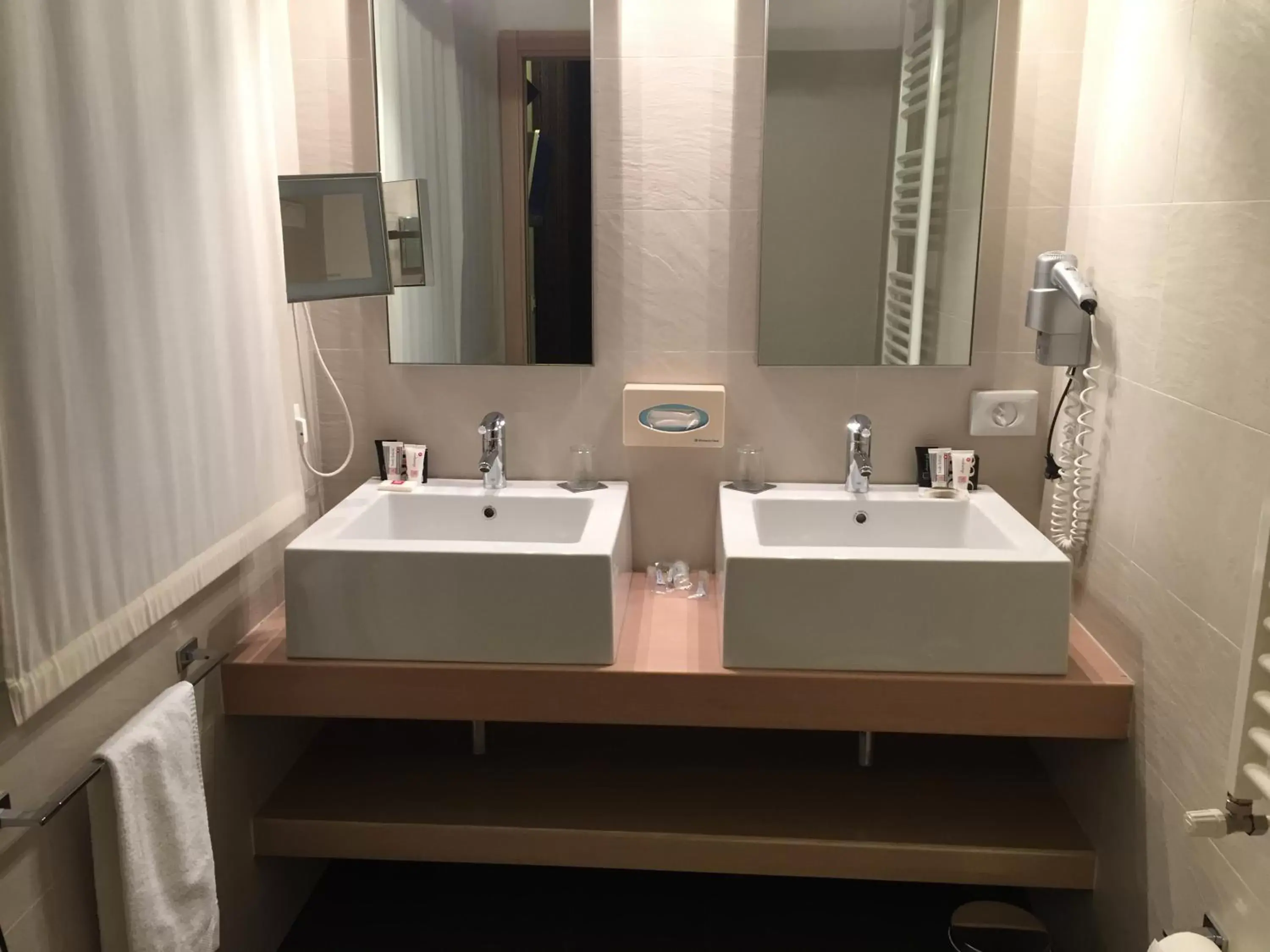 Bathroom in Card International Hotel