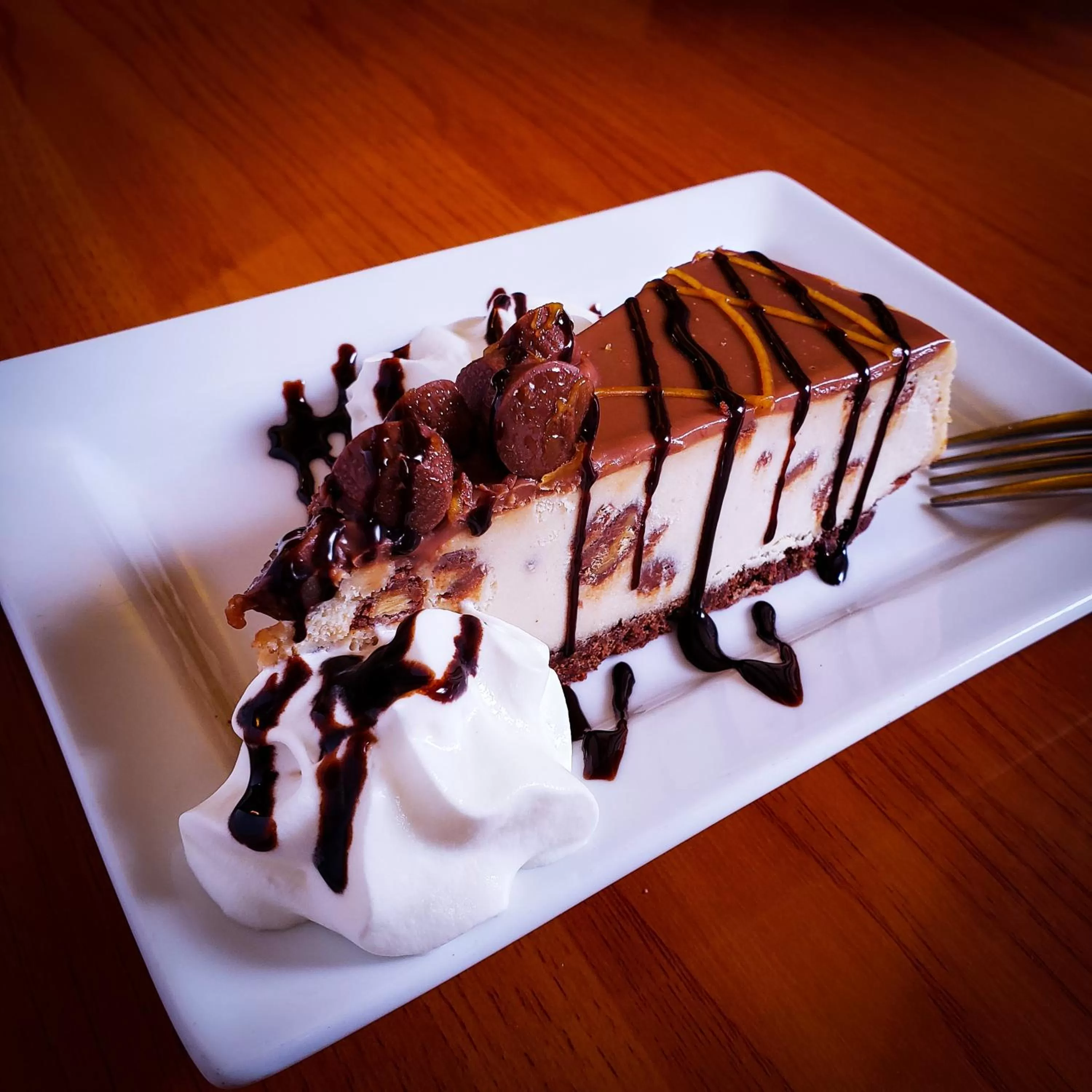 Food and drinks in James Bay Inn Hotel, Suites & Cottage