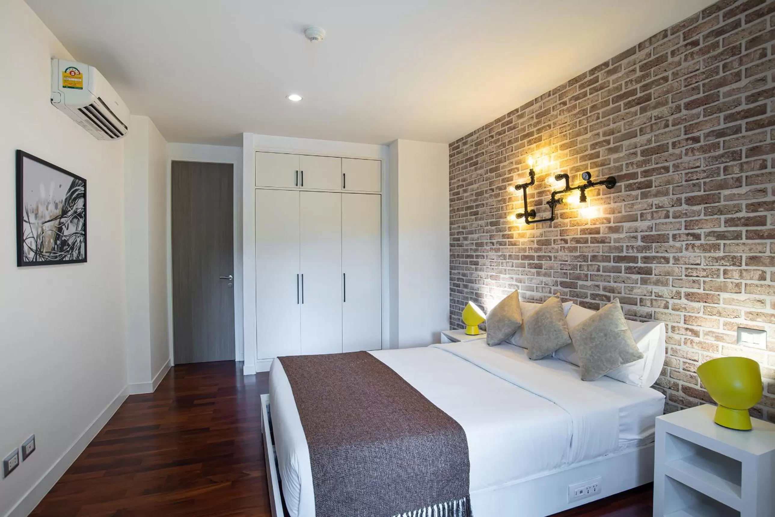 Bed in Benviar Tonson Residence