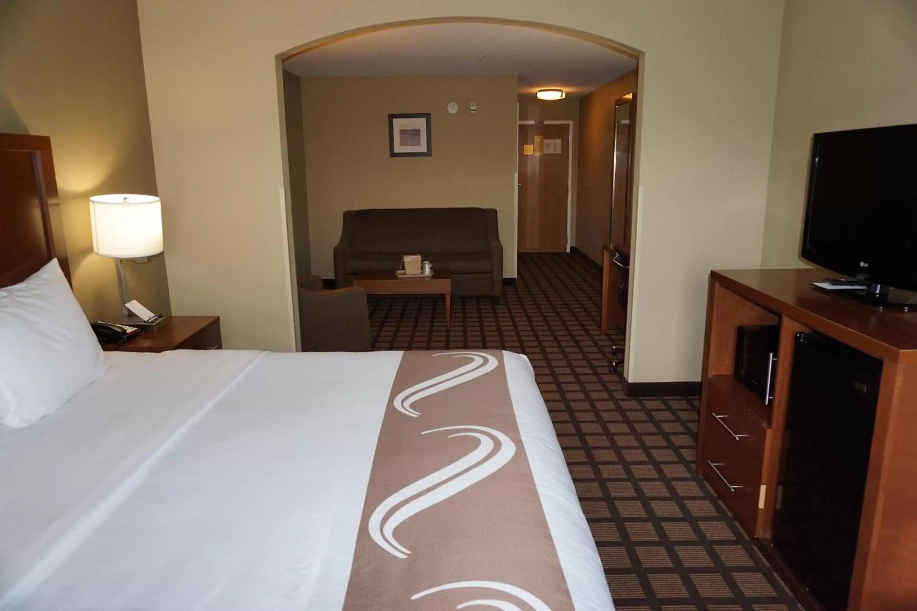 Bed in Quality Inn & Suites Georgetown - Seaford