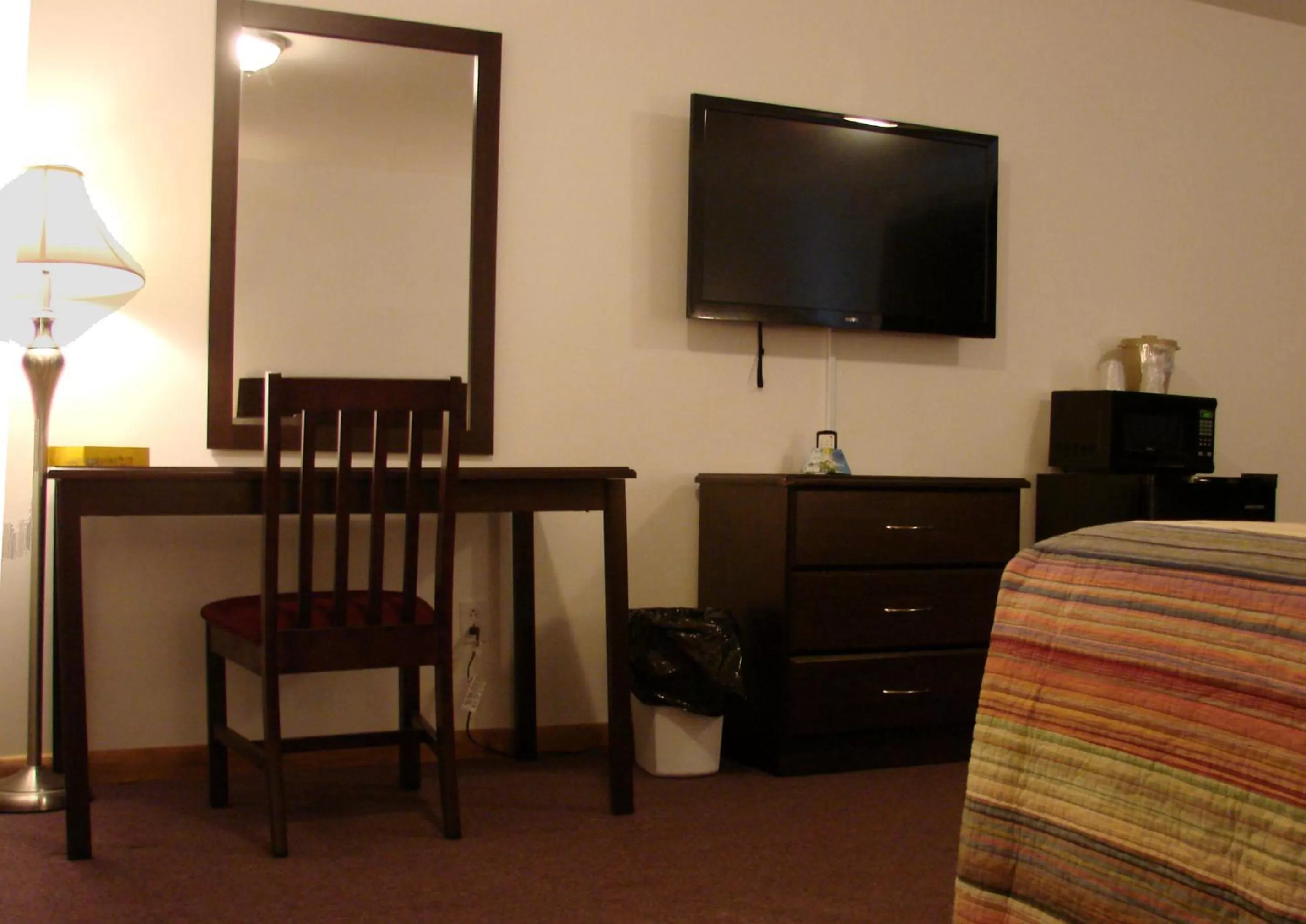 TV/Entertainment Center in Centennial Motel