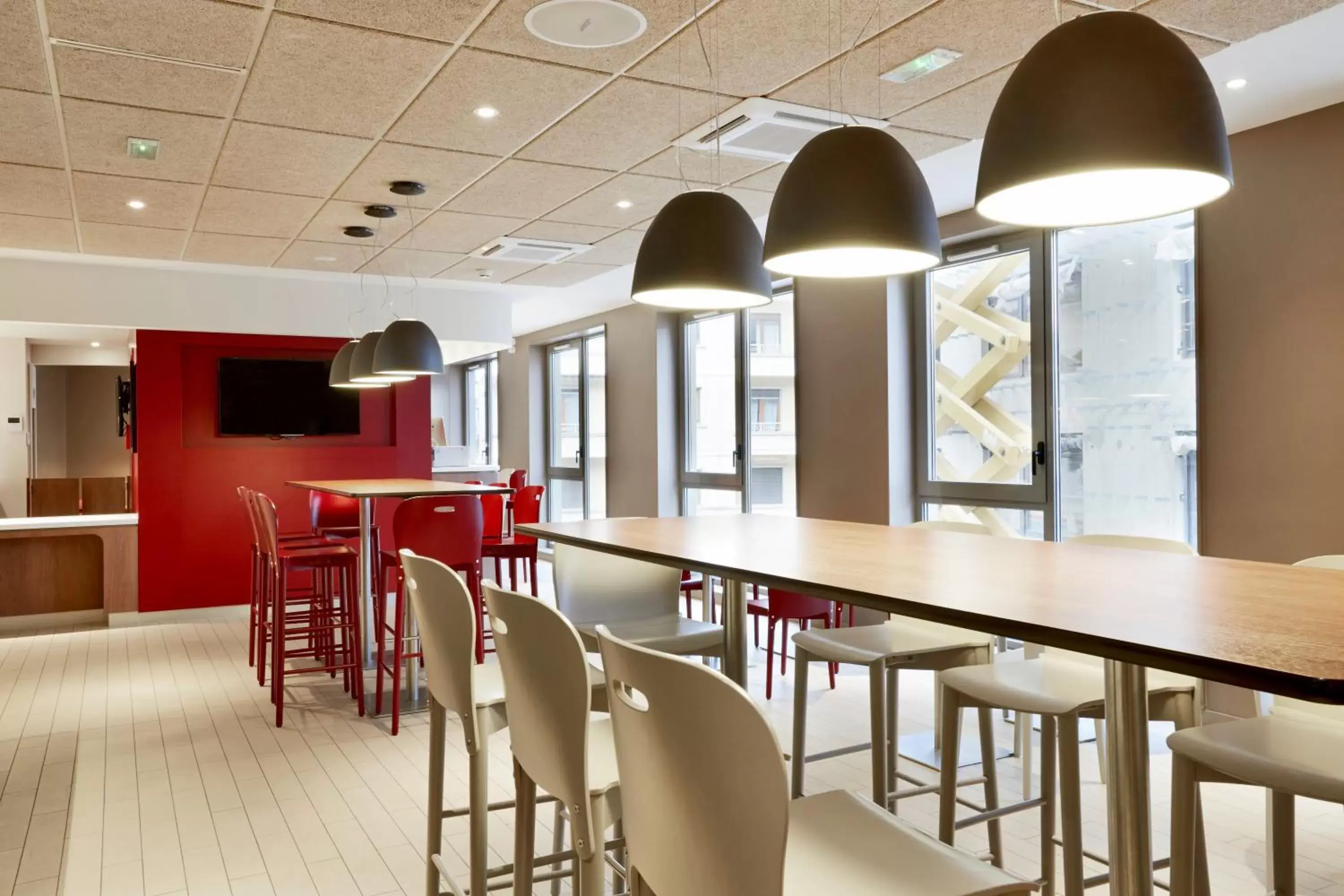 Restaurant/places to eat in Campanile Annemasse Gare– Genève Restaurant/places to eat in Campanile Annemasse Gare– Genève