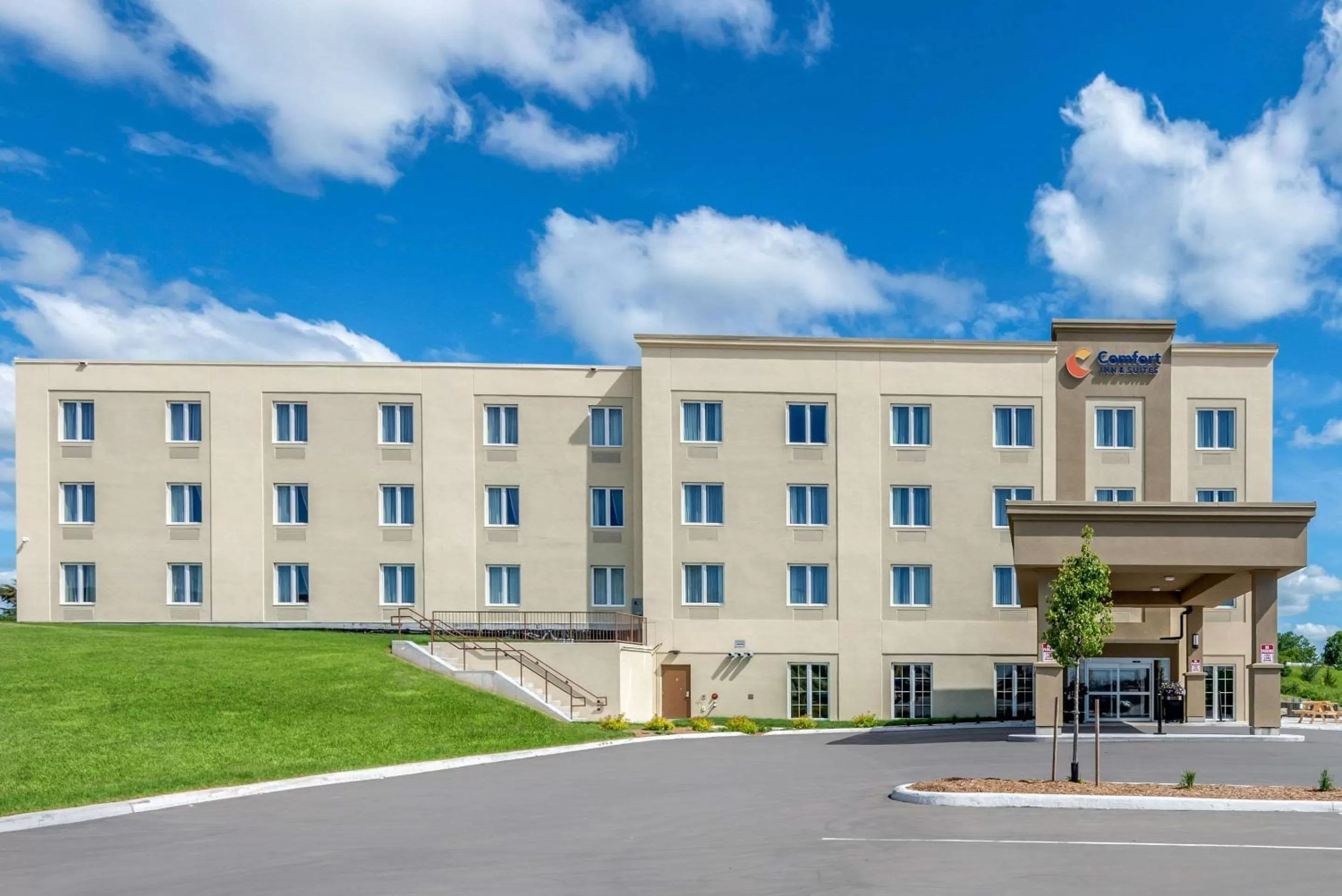 Property building in Comfort Inn & Suites