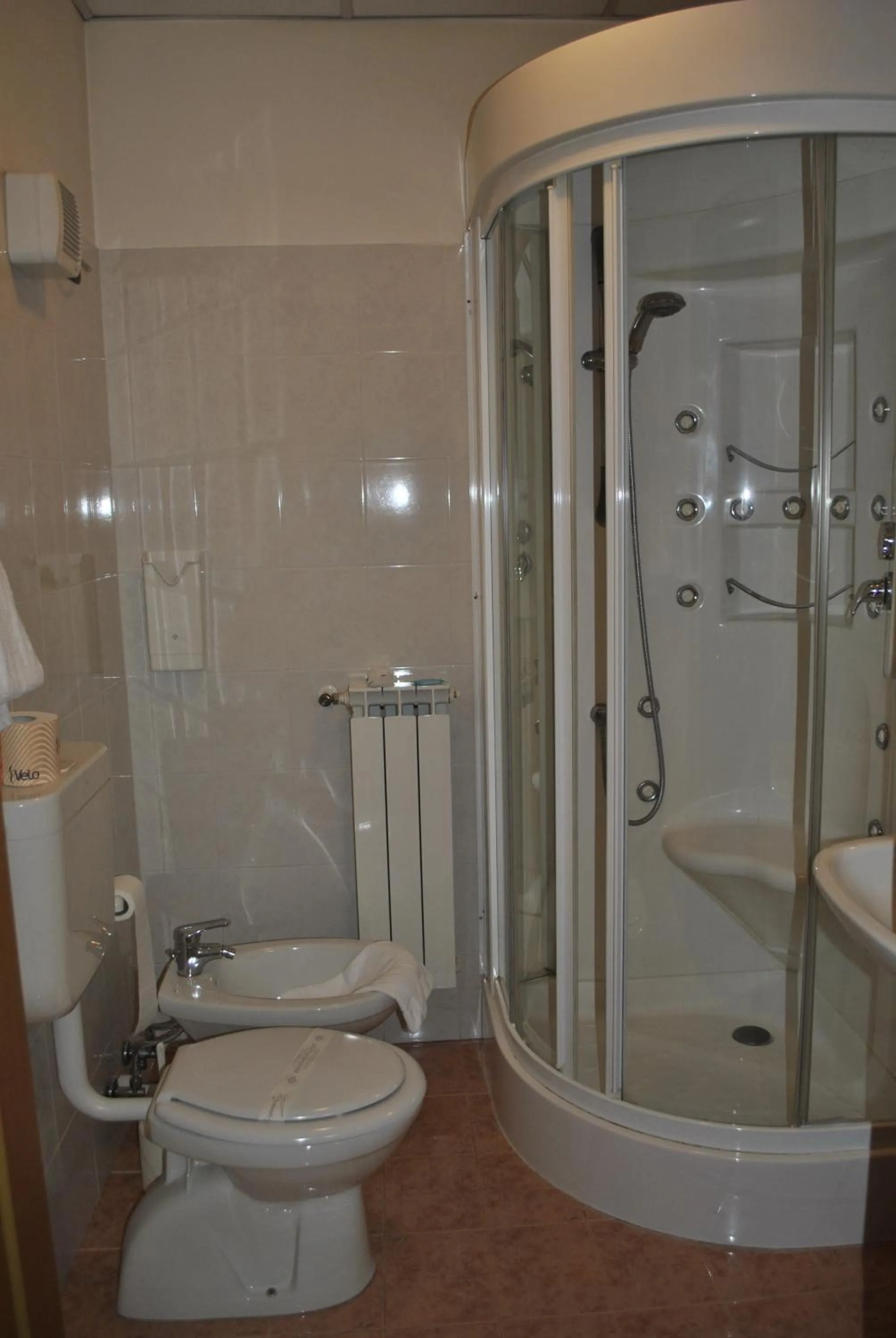Shower in Albergo Al Viale