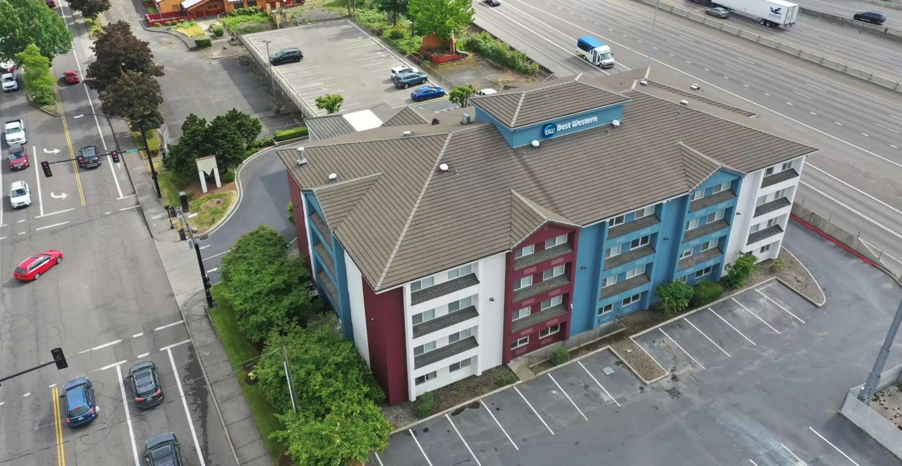 Property building, Bird's-eye View in Best Western Lake Oswego Hotel & Suites