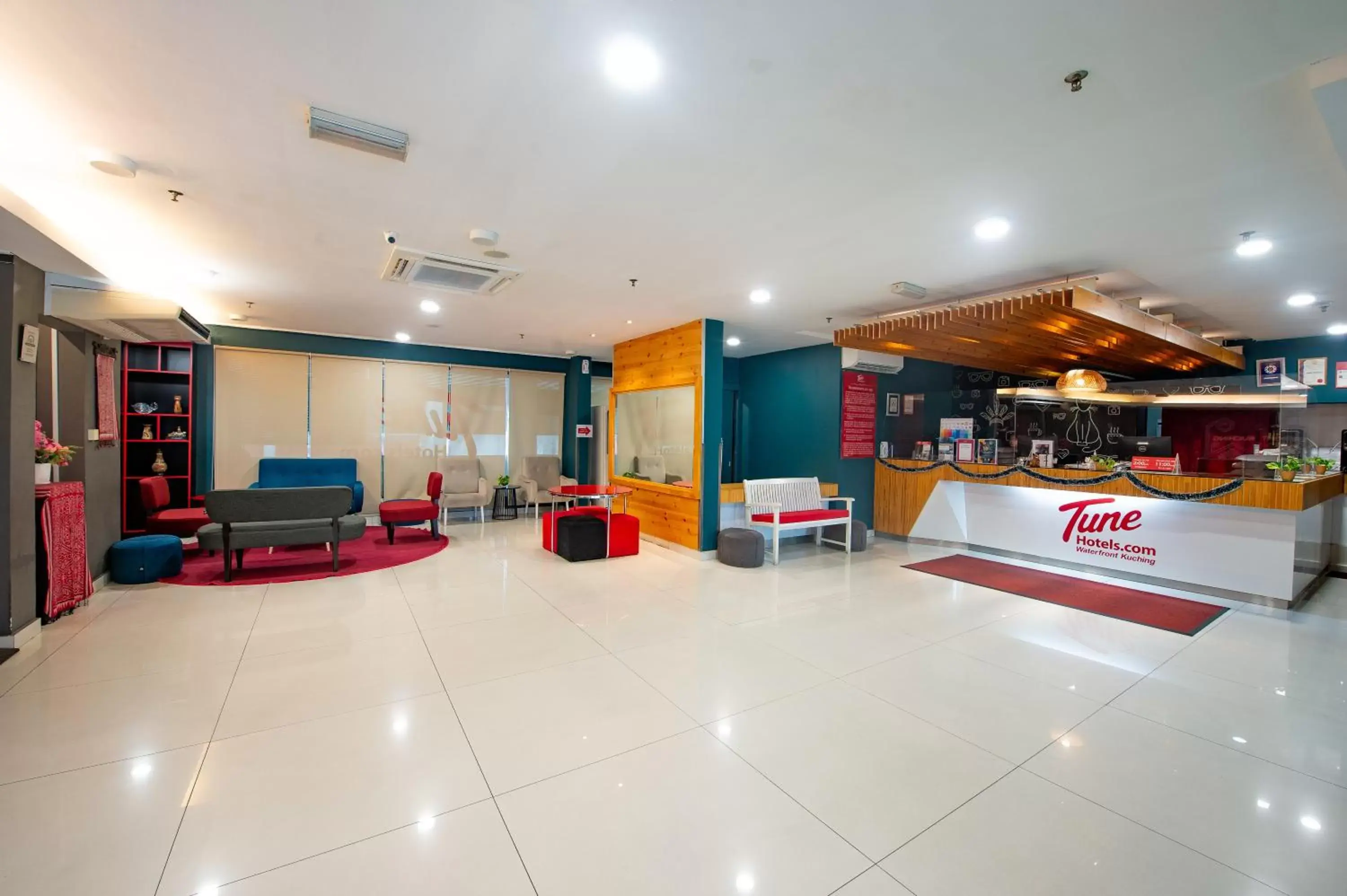 Seating area, Lobby/Reception in Tune Hotel - Waterfront Kuching