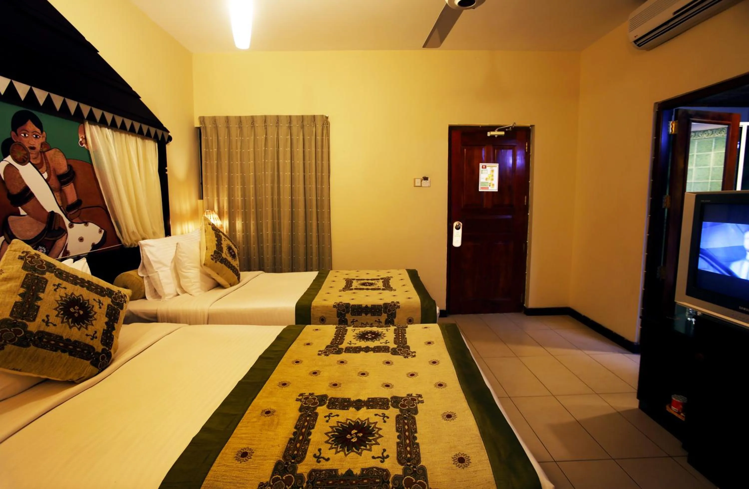 Photo of the whole room in Randholee Resort & Spa