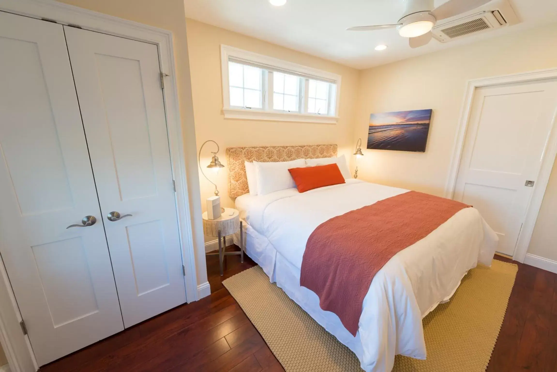 Photo of the whole room, Bed in The East Island Reserve Hotel