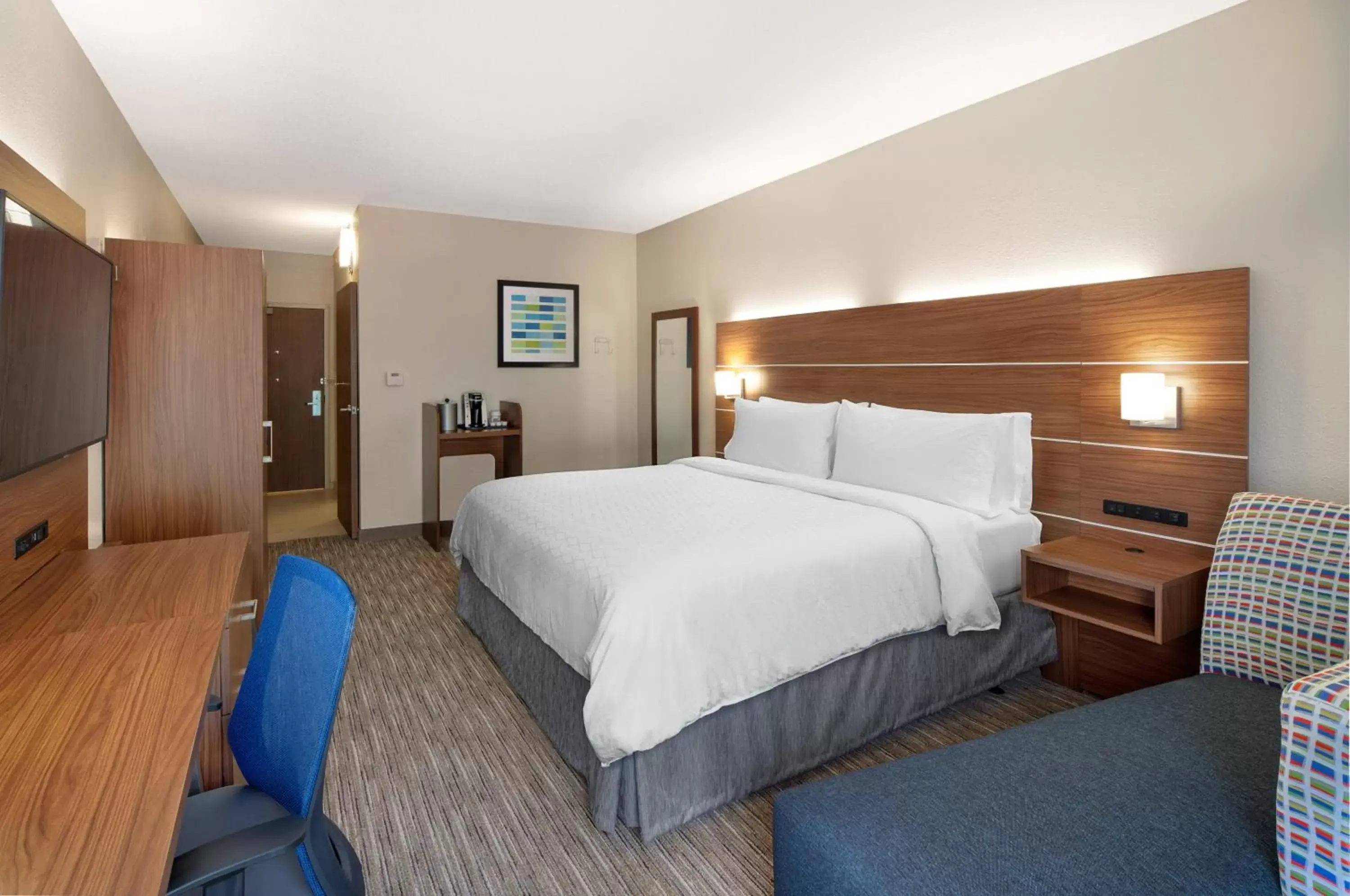 Photo of the whole room, Bed in Holiday Inn Express Statesboro, an IHG Hotel