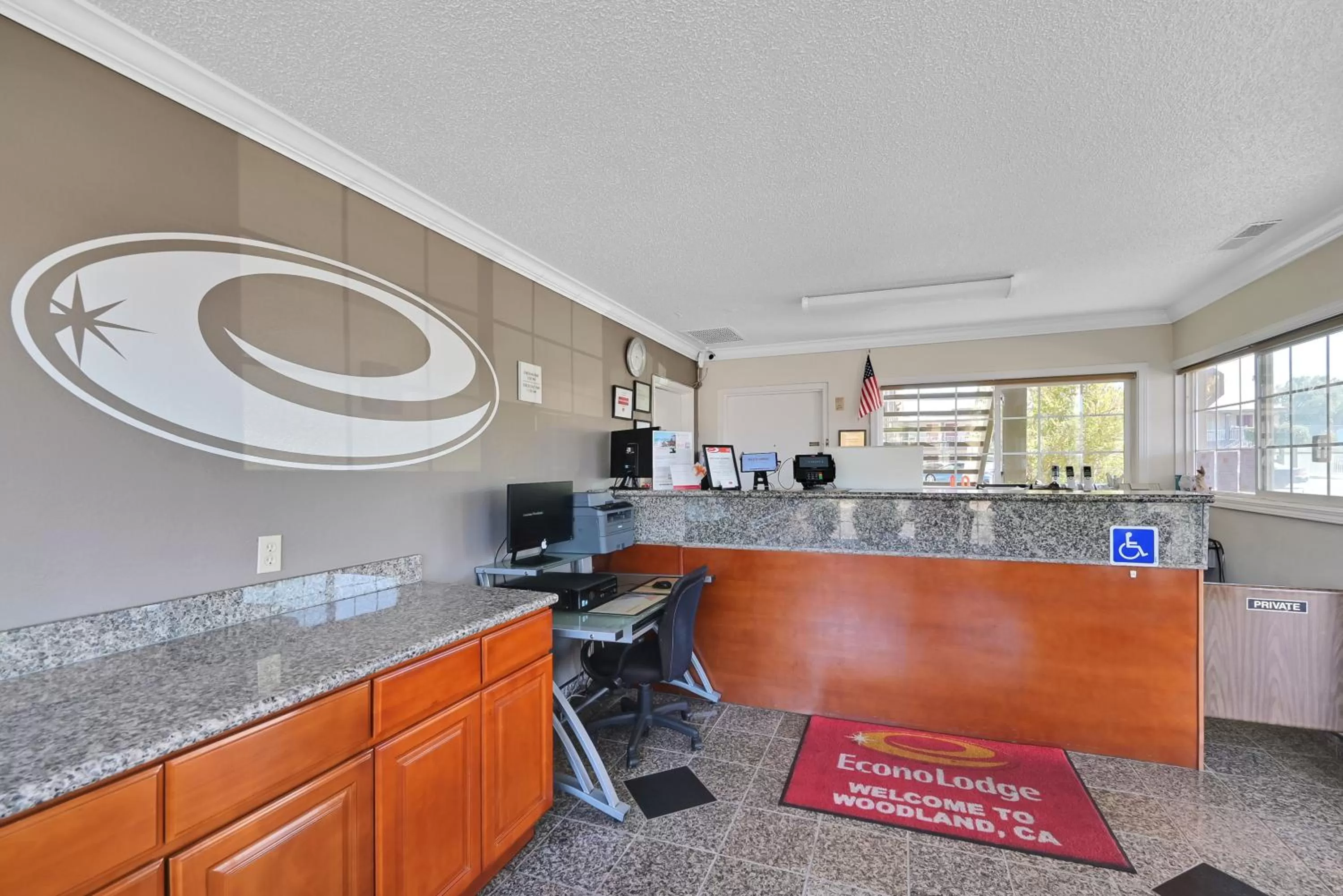 Lobby or reception in Econo Lodge Woodland near I-5