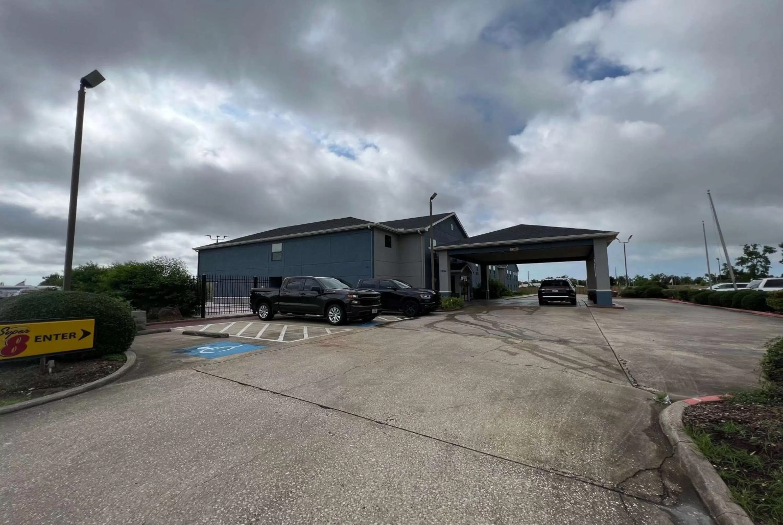 Property building in Super 8 by Wyndham Lake Charles/Sulphur