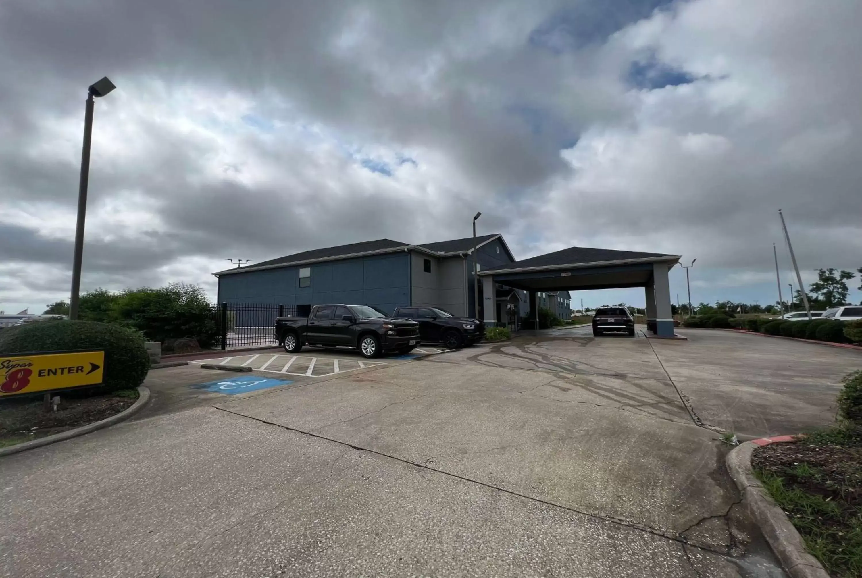 Property building in Super 8 by Wyndham Lake Charles/Sulphur Property building in Super 8 by Wyndham Lake Charles/Sulphur