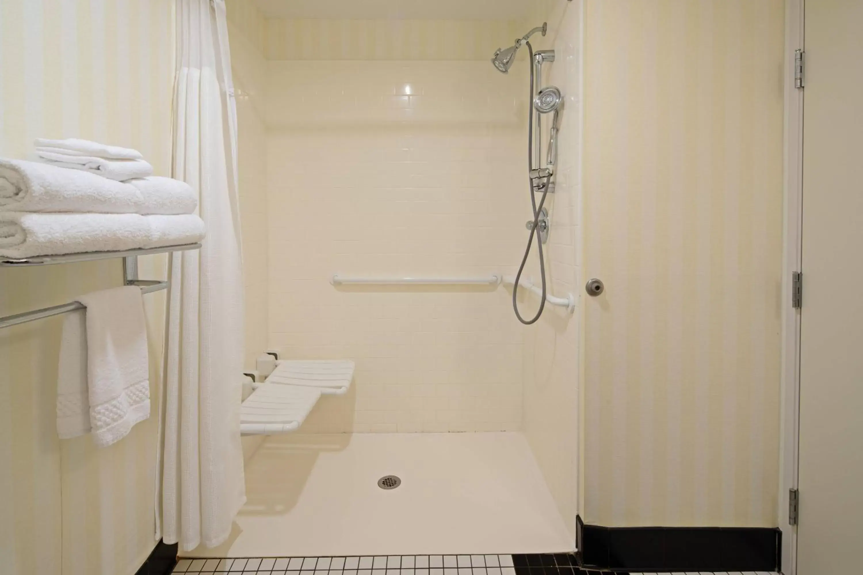 Bathroom in Fairfield Inn & Suites Seattle Bremerton