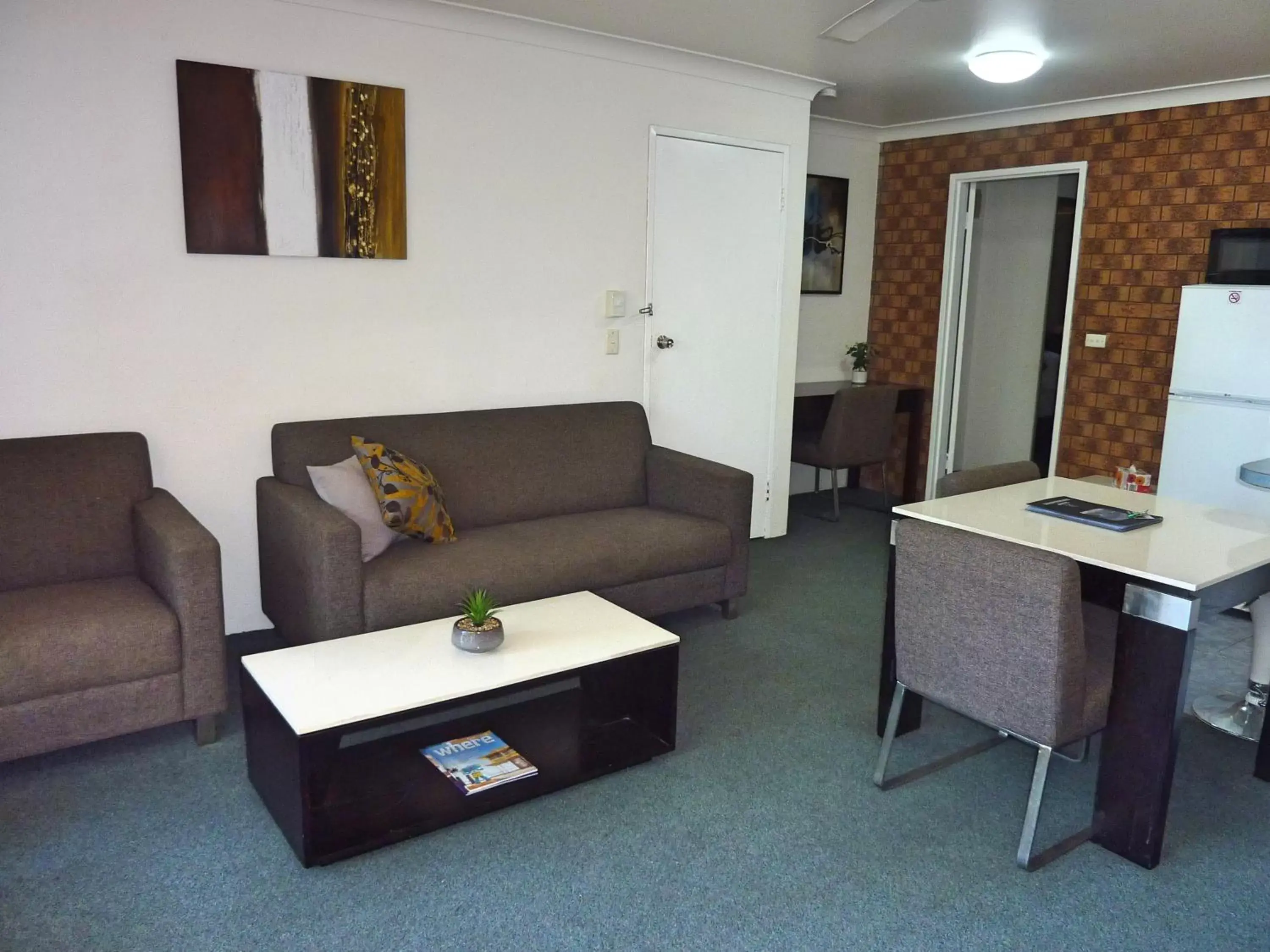 Living room, Seating Area in Jadran Motel & El Jays Holiday Lodge