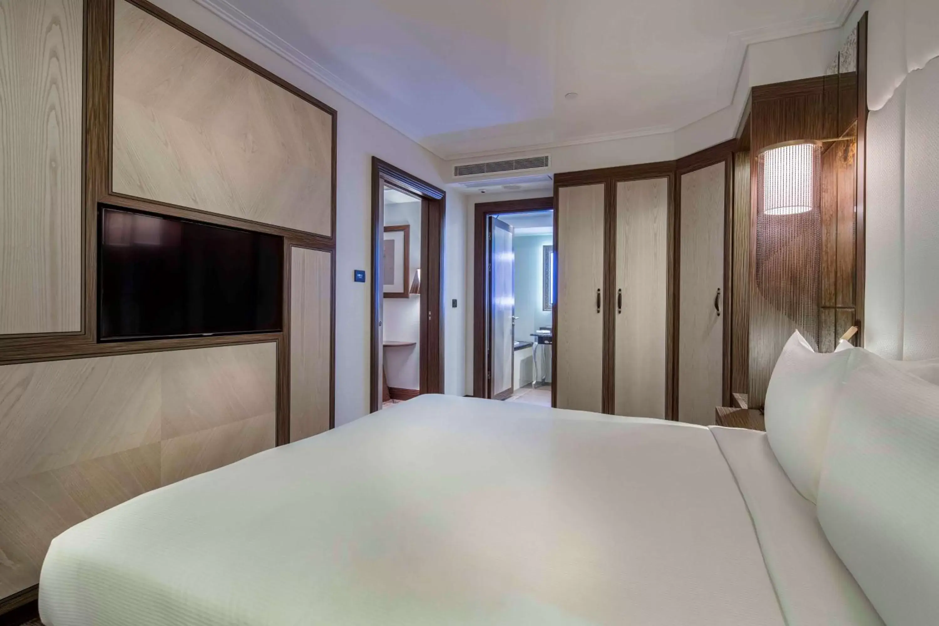 One-Bedroom King Suite in Hilton Podgorica Crna Gora One-Bedroom King Suite in Hilton Podgorica Crna Gora
