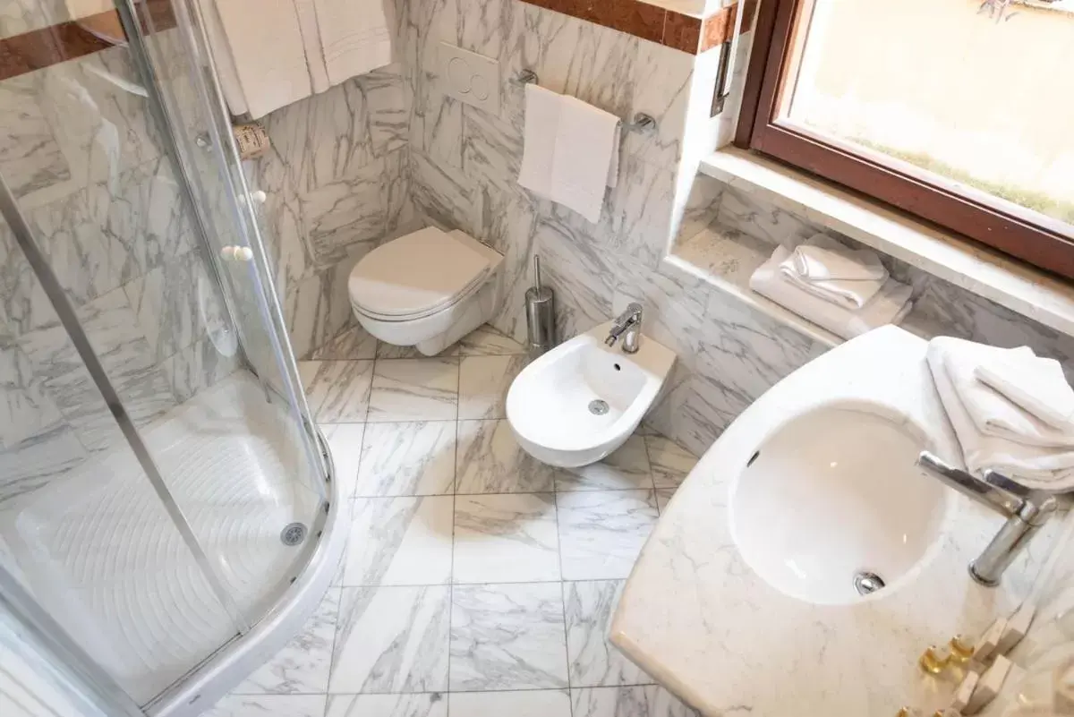 Bathroom in Grand Hotel Duomo