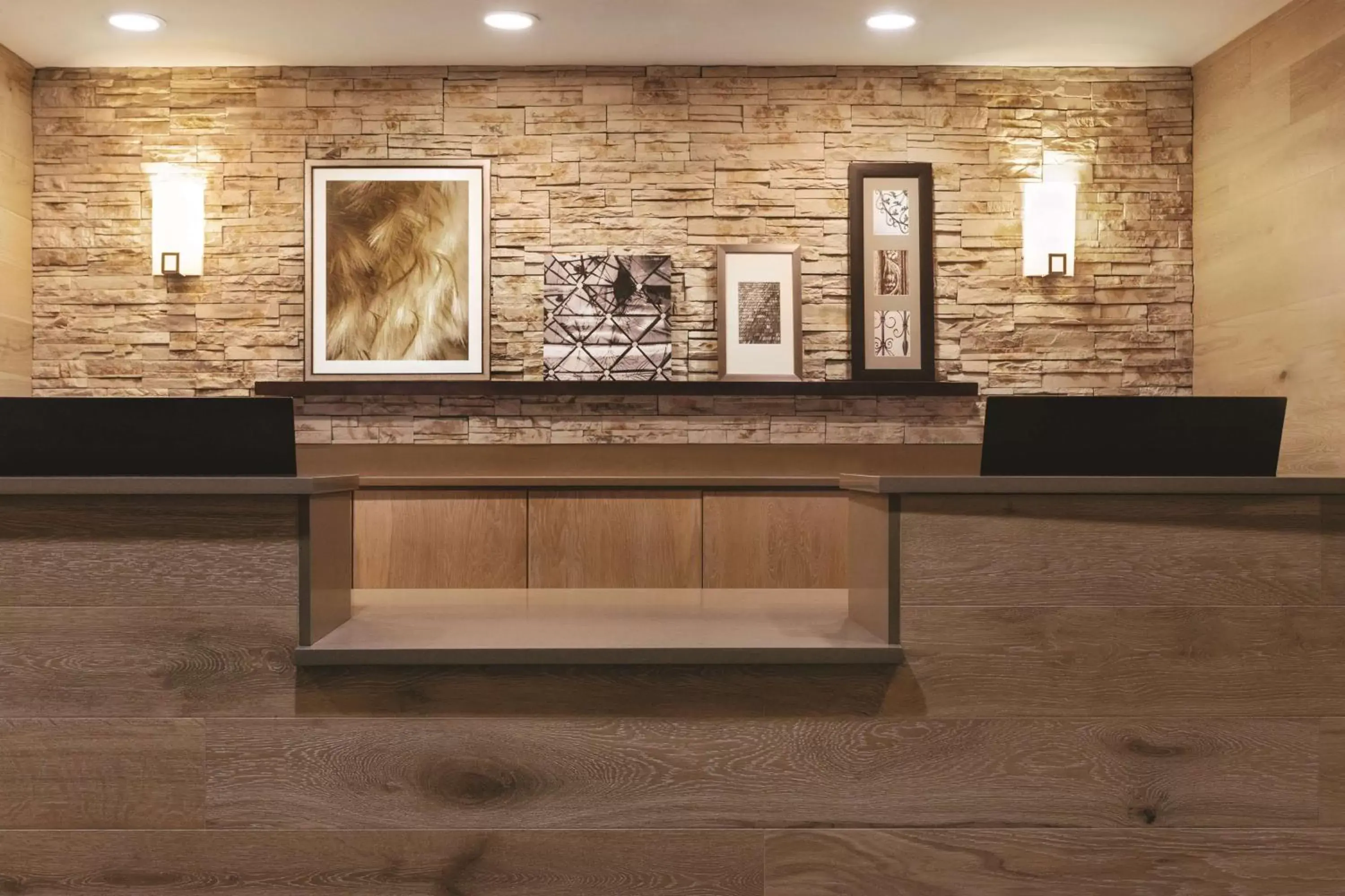 Lobby or reception in Country Inn & Suites by Radisson, Nashville Airport East, TN