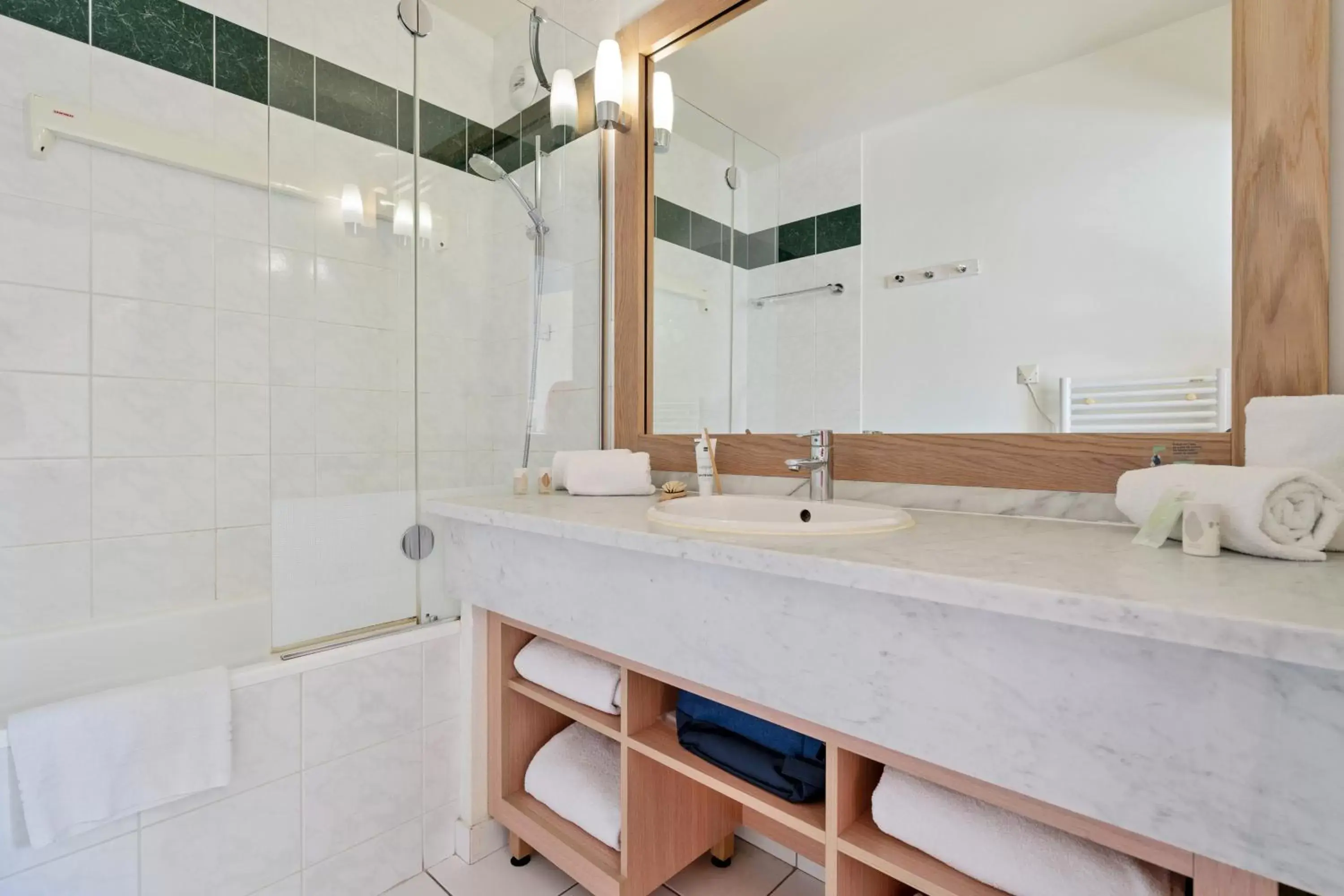 Toilet, Bathroom in Résidence Pierre & Vacances Premium Le Domaine de Cramphore