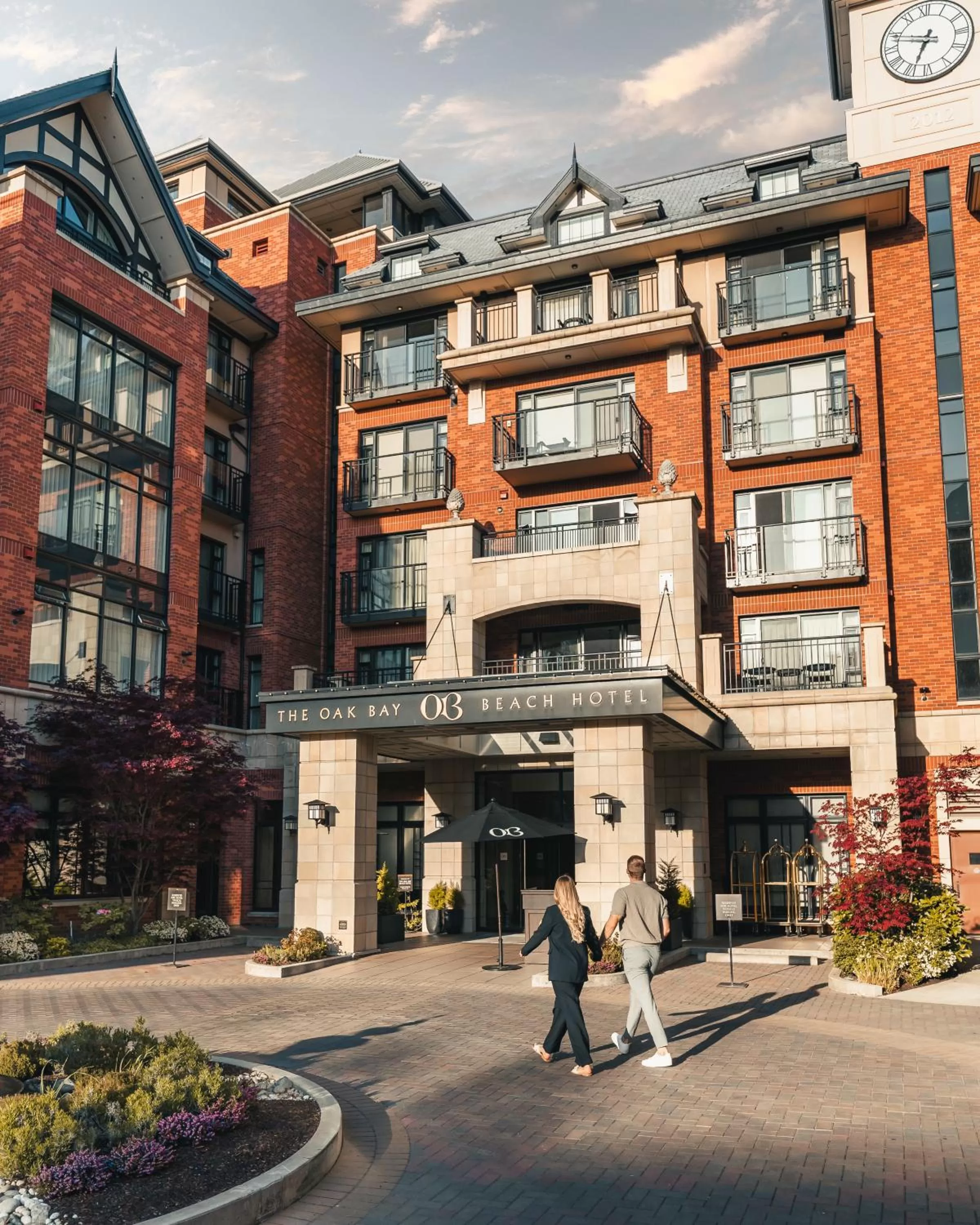 Property building in Oak Bay Beach Hotel