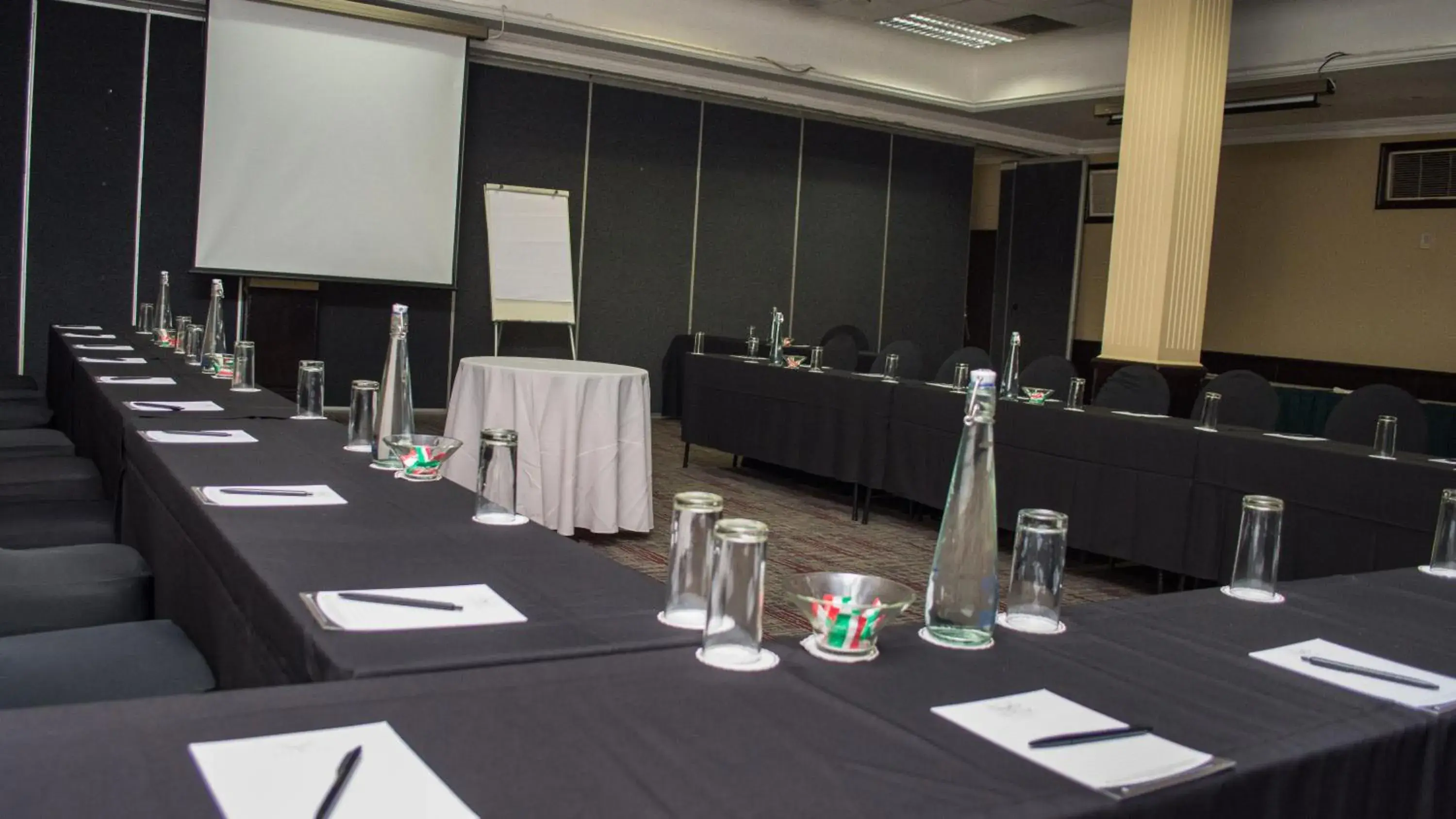 Business facilities, Business Area/Conference Room in Premier Hotel The Richards