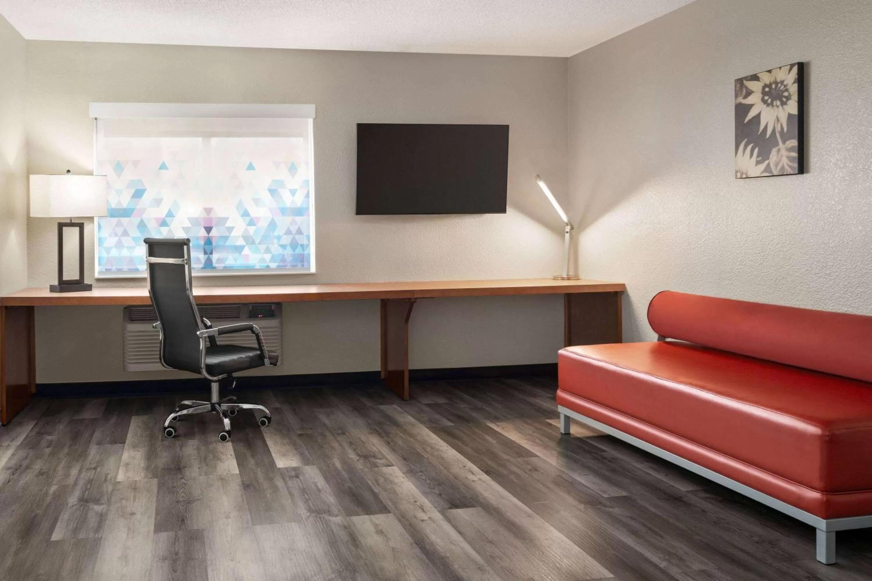 Bed in La Quinta by Wyndham Chicago Tinley Park