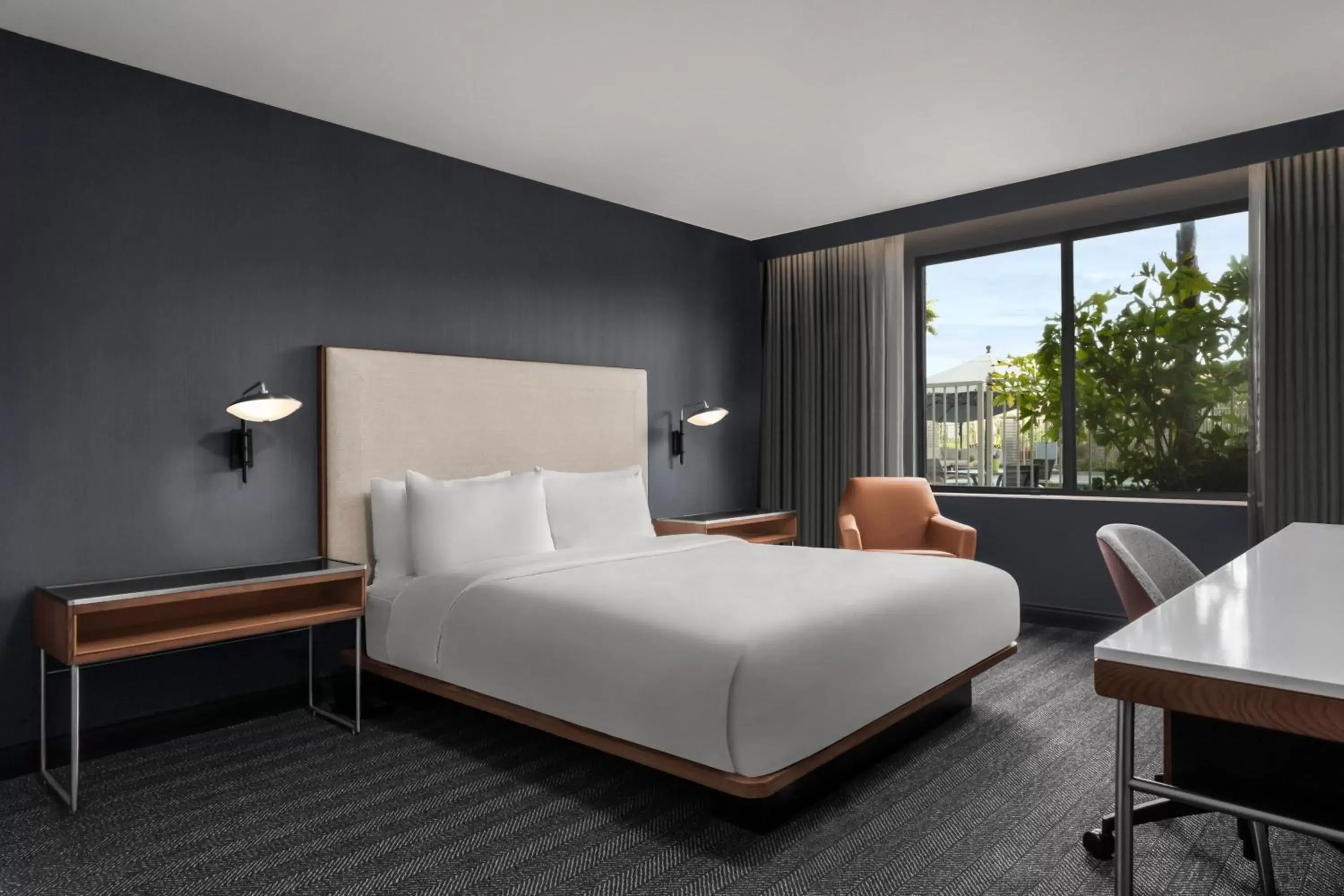 Photo of the whole room, Bed in Courtyard by Marriott San Diego Miramar