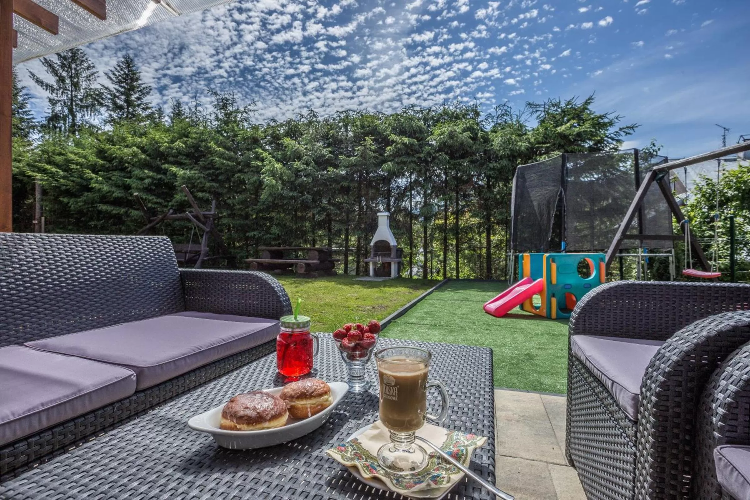 Patio in Willa Baciarka-basen, sauny i jacuzzi