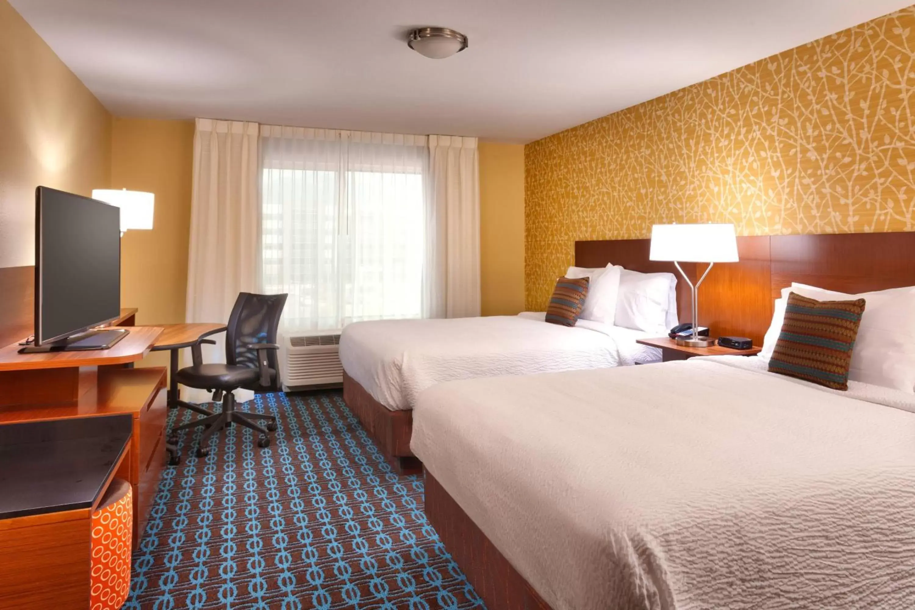 Photo of the whole room, Bed in Fairfield Inn & Suites by Marriott Salt Lake City Midvale