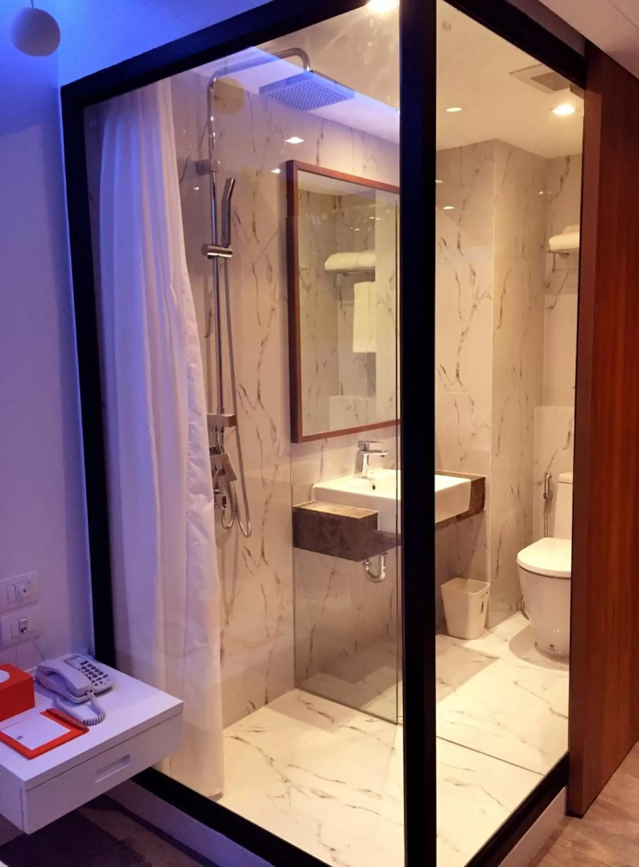 Shower, Bathroom in S Box Sukhumvit Hotel - SHA Extra Plus