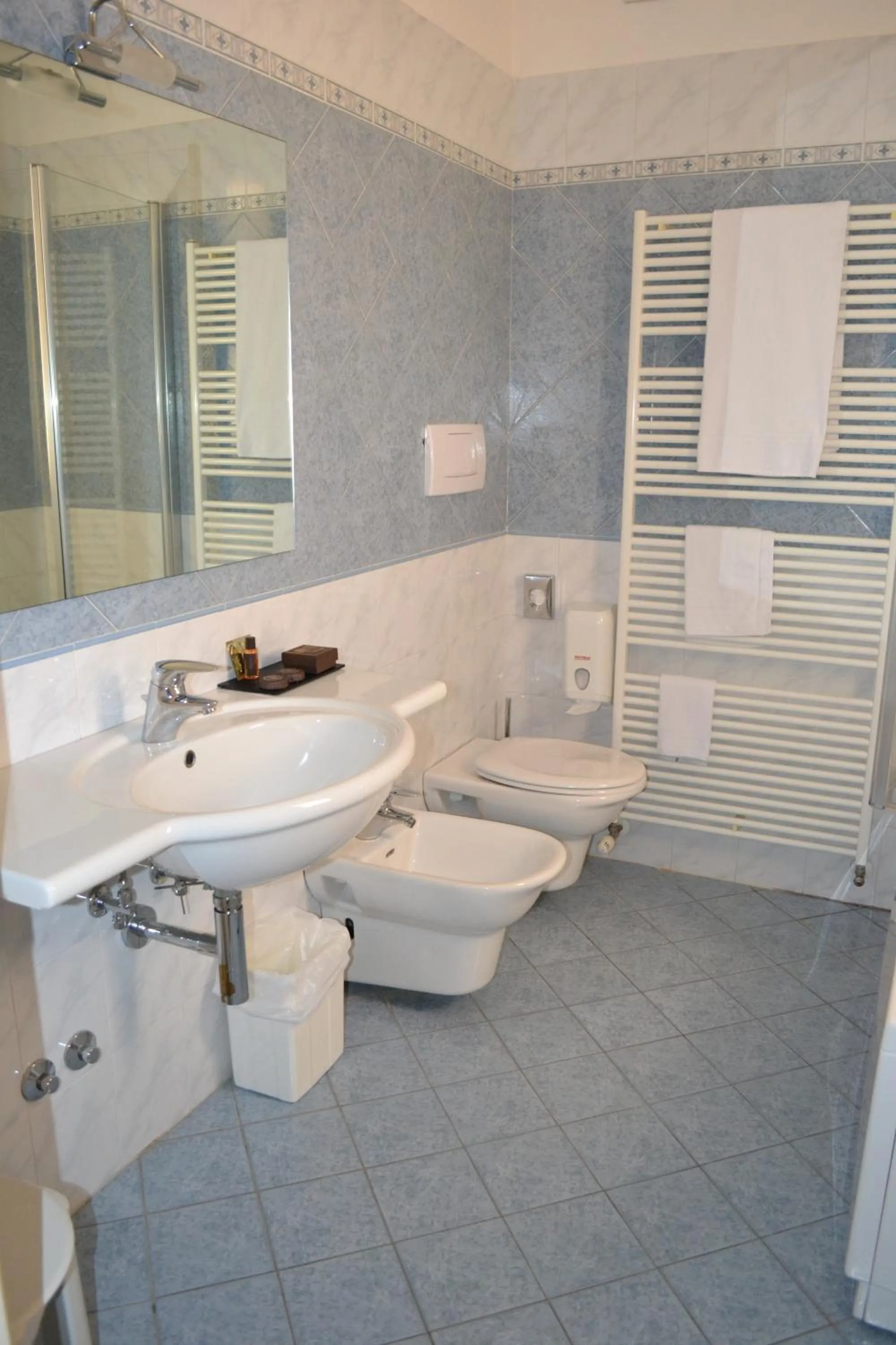 Bed in Tricolore Hotel