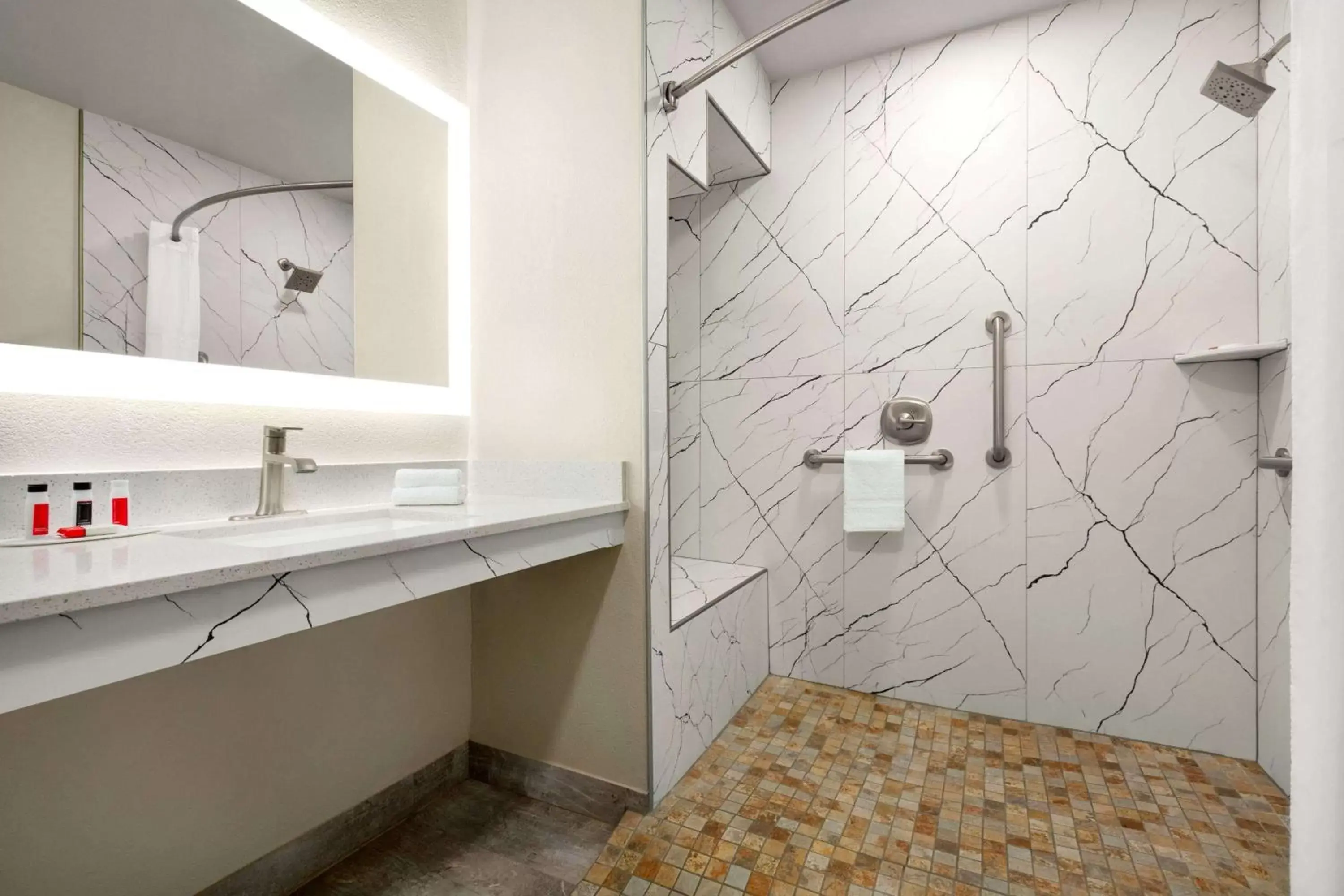 Shower, Bathroom in Days Inn by Wyndham Ruidoso Downs