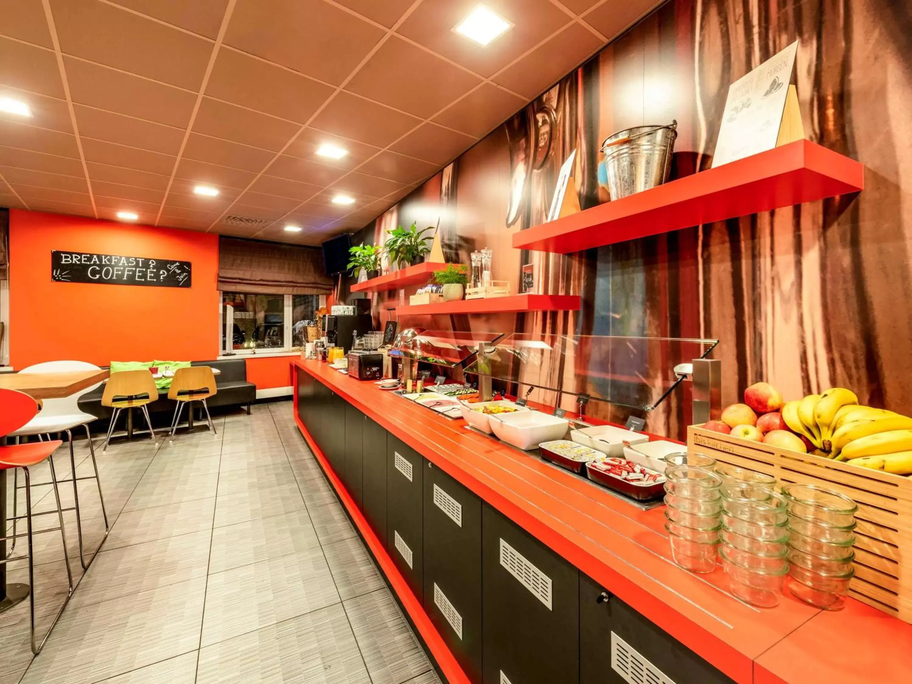 Restaurant/Places to Eat in ibis Bern Expo