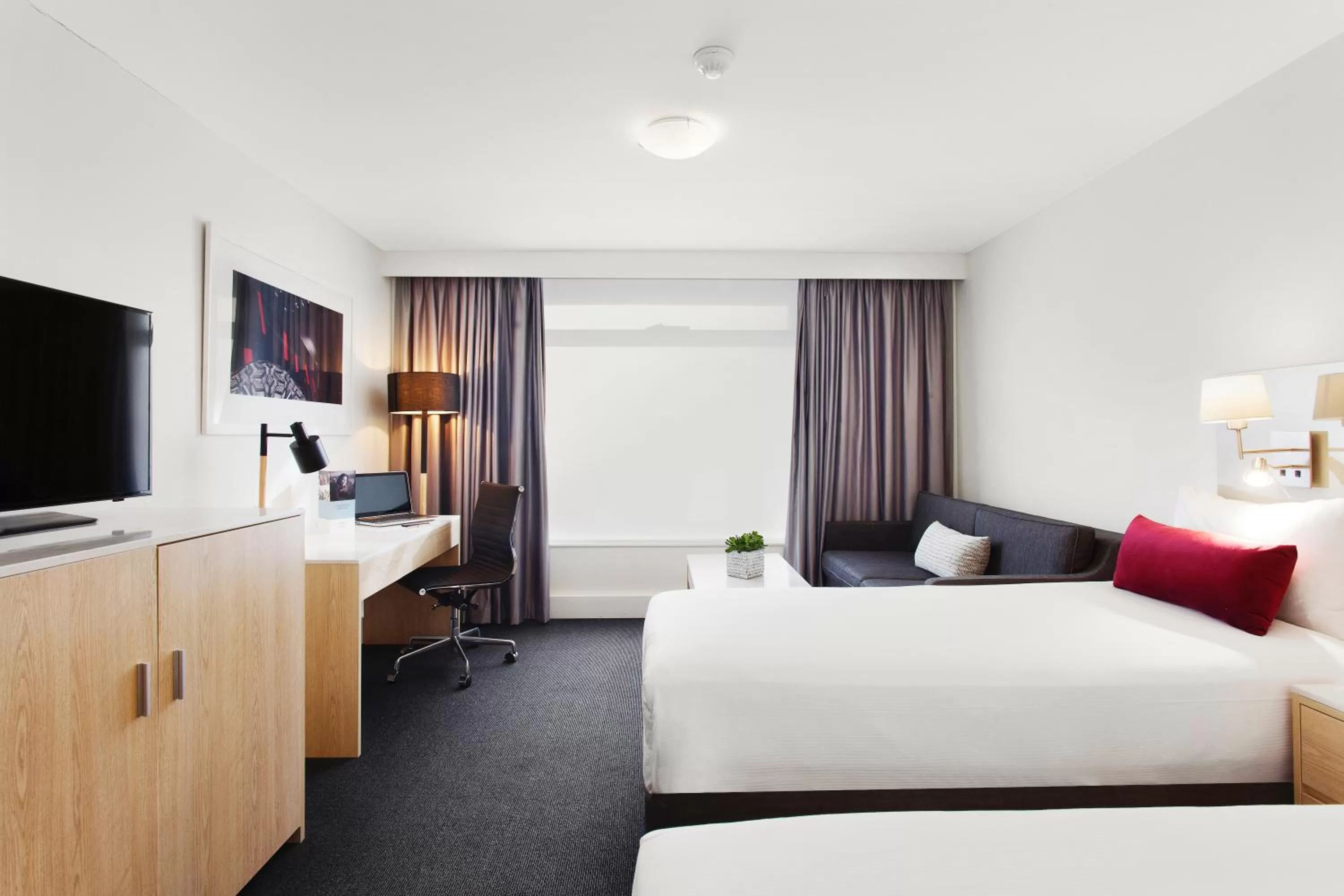 Bedroom, Bed in Mercure Melbourne Albert Park