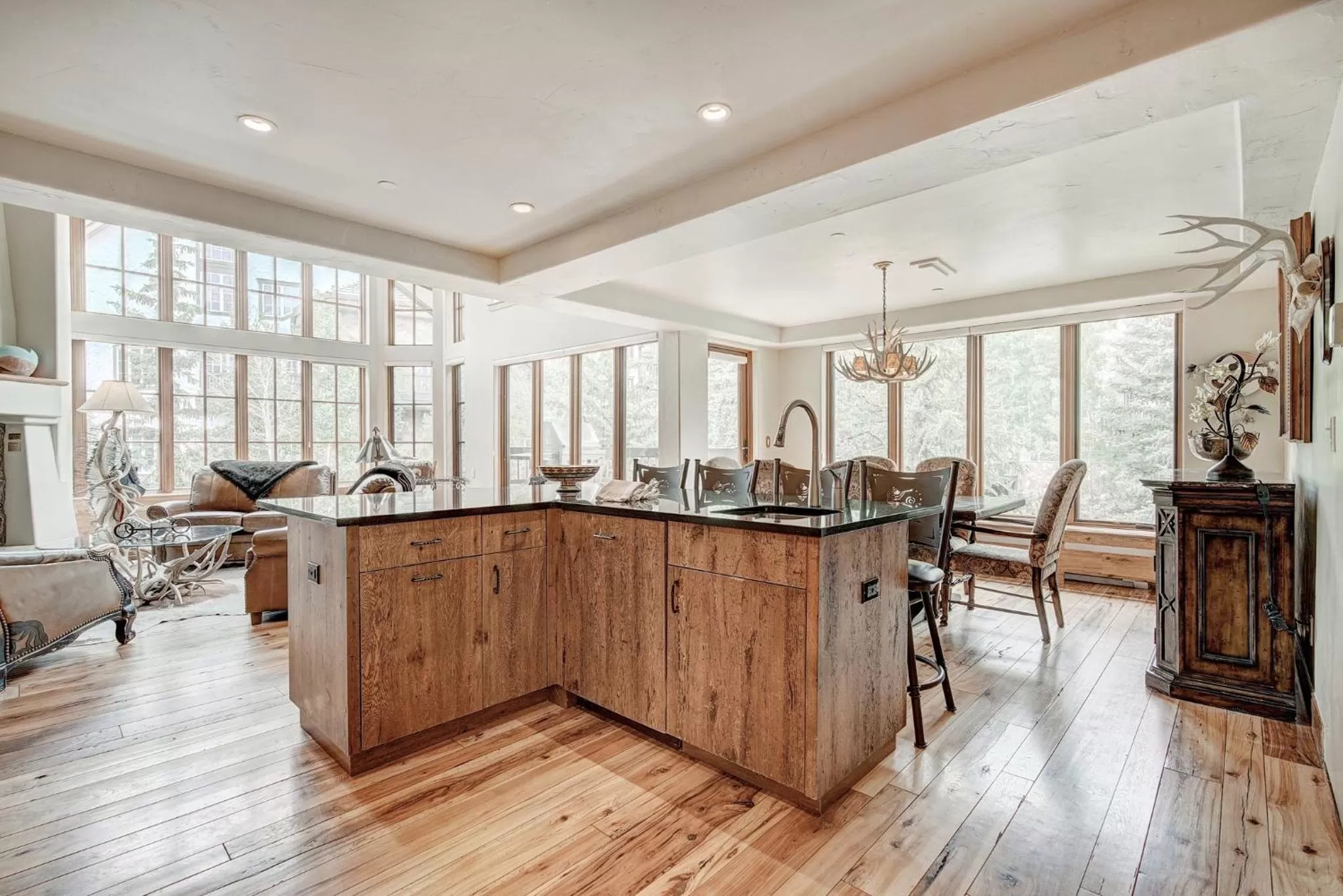 Kitchen or kitchenette in The Pines Lodge, a RockResort